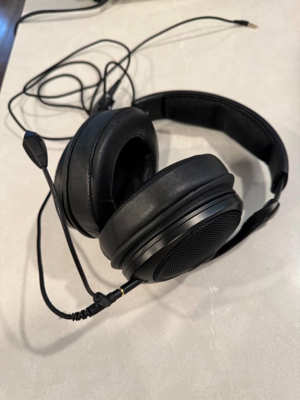 Sennheiser HD 560S Open-Back Over-Ear Wired Headphones - Neutral, Natural Sound for Music, Gaming, and Content Creation, Black customer photo 1