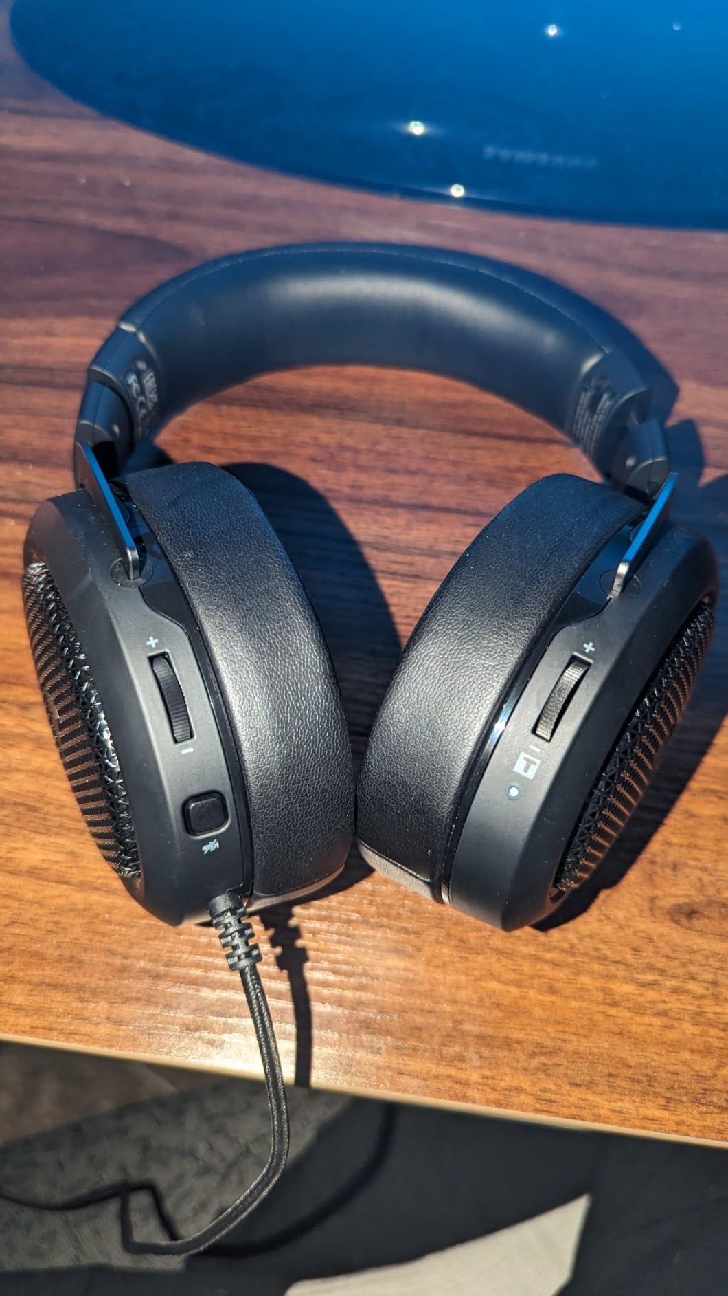 Corsair HS60 Haptic Stereo Gaming Headset with Haptic Bass, Memory Foam Earcups, Removable Microphone, Windows Sonic Compatible, Discord-Certified for PC - Arctic Camo - Customer Photo 1