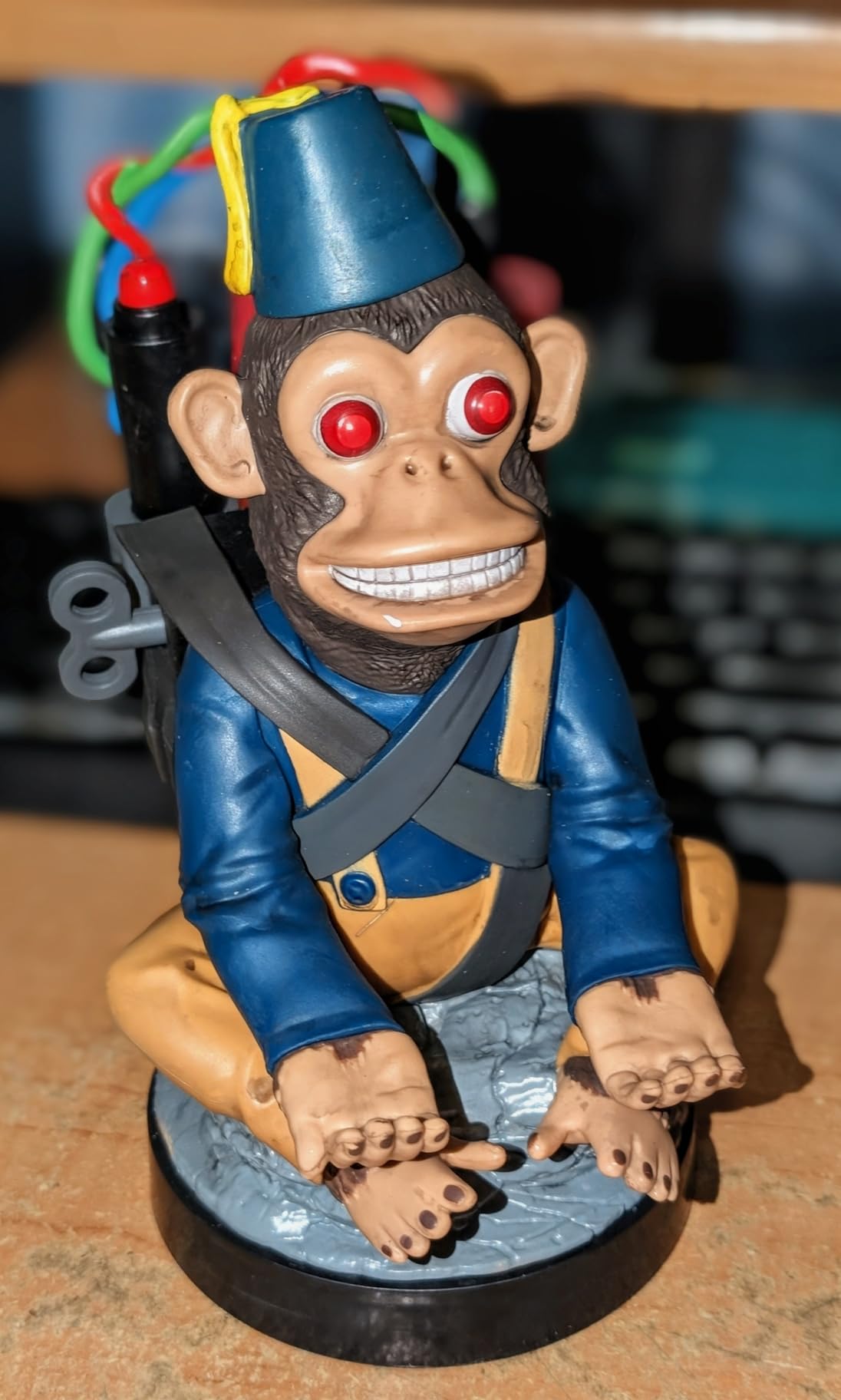 Exquisite Gaming: Call of Duty: Monkeybomb - Original Mobile Phone & Gaming Controller Holder, Device Stand, Cable Guys, Licensed Figure Customer Review Exquisite Gaming: Call of Duty: Monkeybomb - Original Mobile Phone & Gaming Controller Holder, Device Stand, Cable Guys, Licensed Figure - Customer Photo 2