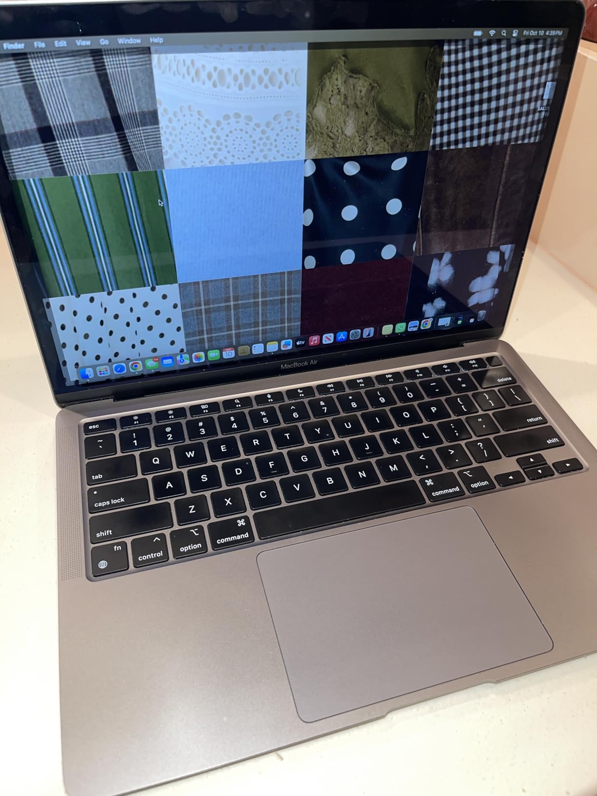 Apple MacBook Air Late 2020 with Apple M1 Chip (13.3 inch, 8GB RAM, 256GB SSD) Space Gray (Renewed) - Customer Photo 2
