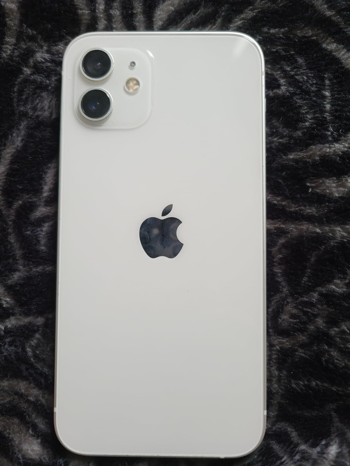 Apple iPhone 12, 64GB, Black - Fully Unlocked (Renewed) - Customer Photo 1