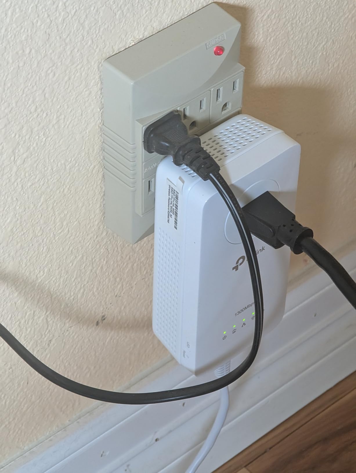 TP-Link Powerline WiFi Extender TL-WPA8631P KIT- Includes AV1300 Powerline Network Adapter and AC1200 Dual Band Extender, 2x2 MIMO, 3 Gigabit Ports, Passthrough, Plug & Play, Free Expert Support - Customer Photo 1
