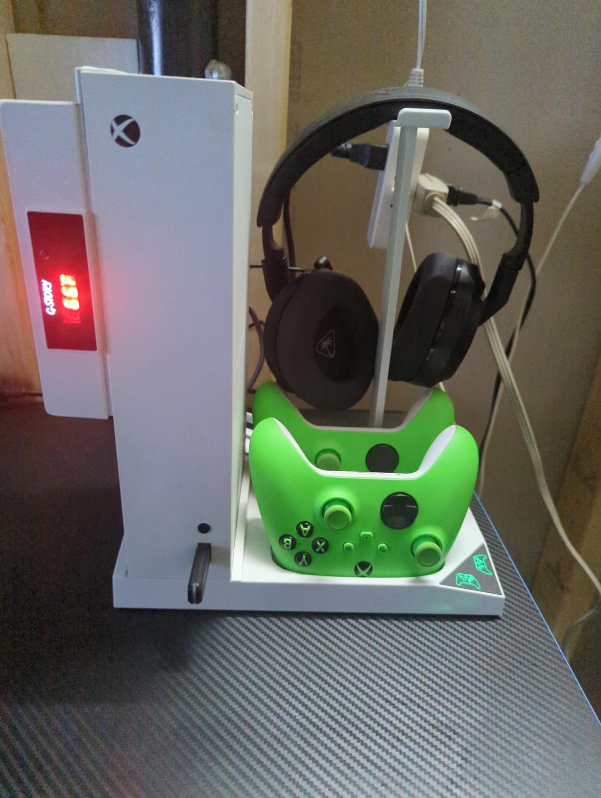 Charger Stand with Cooling Fan for Xbox Series S Console and Controller,Vertical Dual Charging Dock Accessories with 2 x 1400mAh Rechargeable Battery and Cover, Earphone Bracket for XSS(Black) - Customer Photo 4