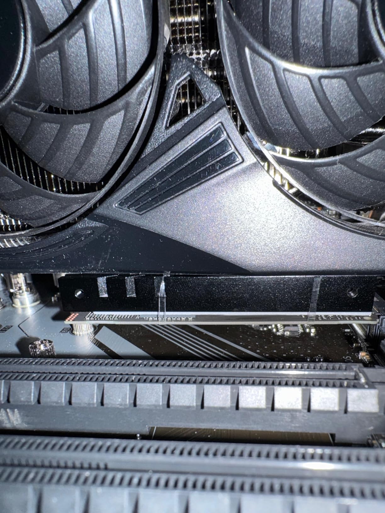 be quiet! MC1 Pro M.2 SSD Cooler, Heatpipe Heatsink for 2280 NVMe, Dual-Sided Compatible, Black Aluminum for Maximum Cooling Performance, BZ003 Customer Review be quiet! MC1 Pro M.2 SSD Cooler, Heatpipe Heatsink for 2280 NVMe, Dual-Sided Compatible, Black Aluminum for Maximum Cooling Performance, BZ003 - Customer Photo 2