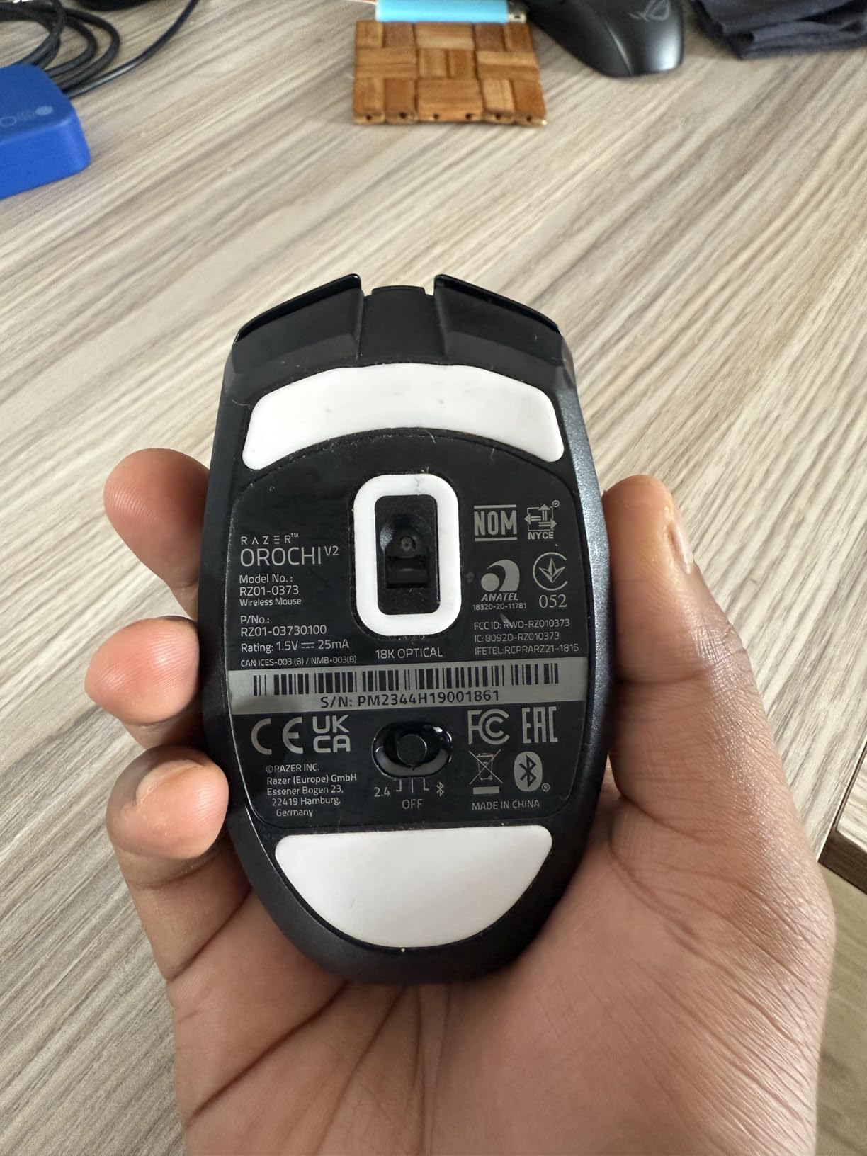 Razer Orochi V2 Mobile Wireless Gaming Mouse: Ultra Lightweight - 2 Wireless Modes - Up to 950hrs Battery Life - Mechanical Mouse Switches - 5G Advanced 18K DPI Optical Sensor - White - Customer Photo 3