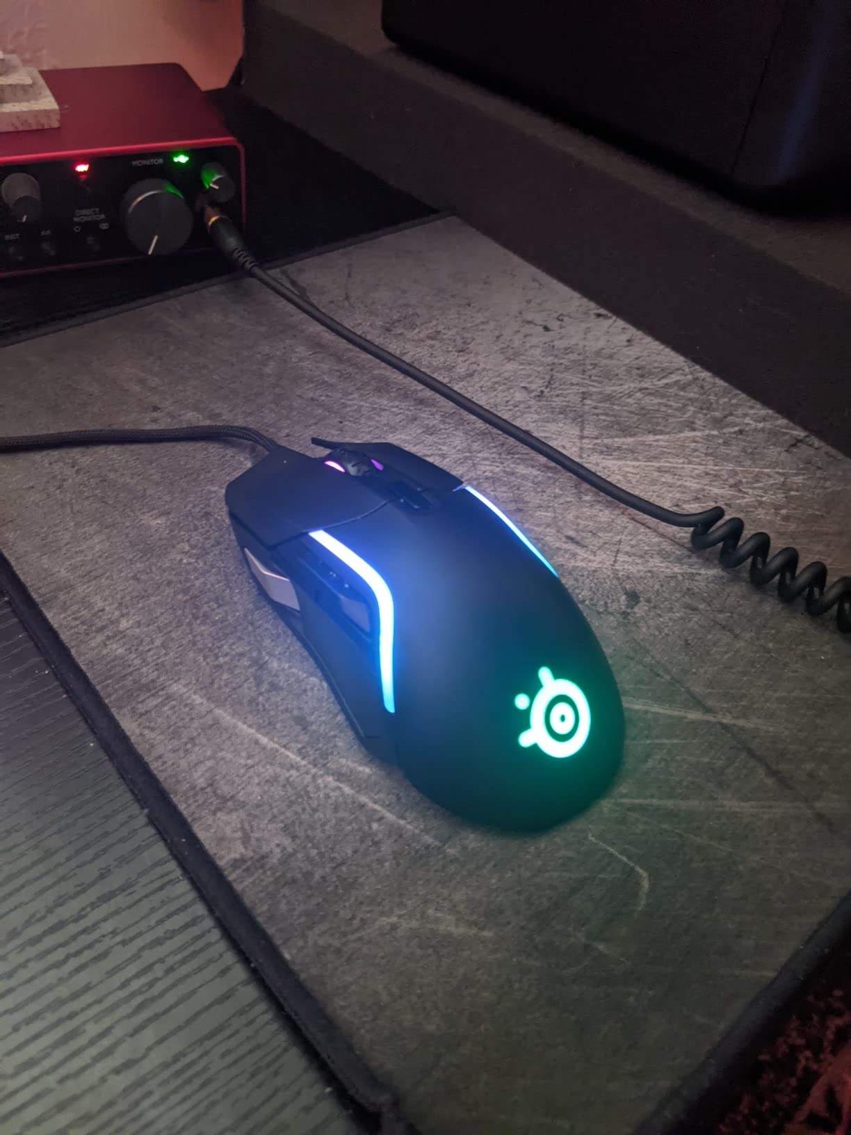 SteelSeries Rival 5 Gaming Mouse with PrismSync RGB Lighting and 9 Programmable Buttons – FPS, MOBA, MMO, Battle Royale – 18,000 CPI TrueMove Air Optical Sensor - Black - Customer Photo 2