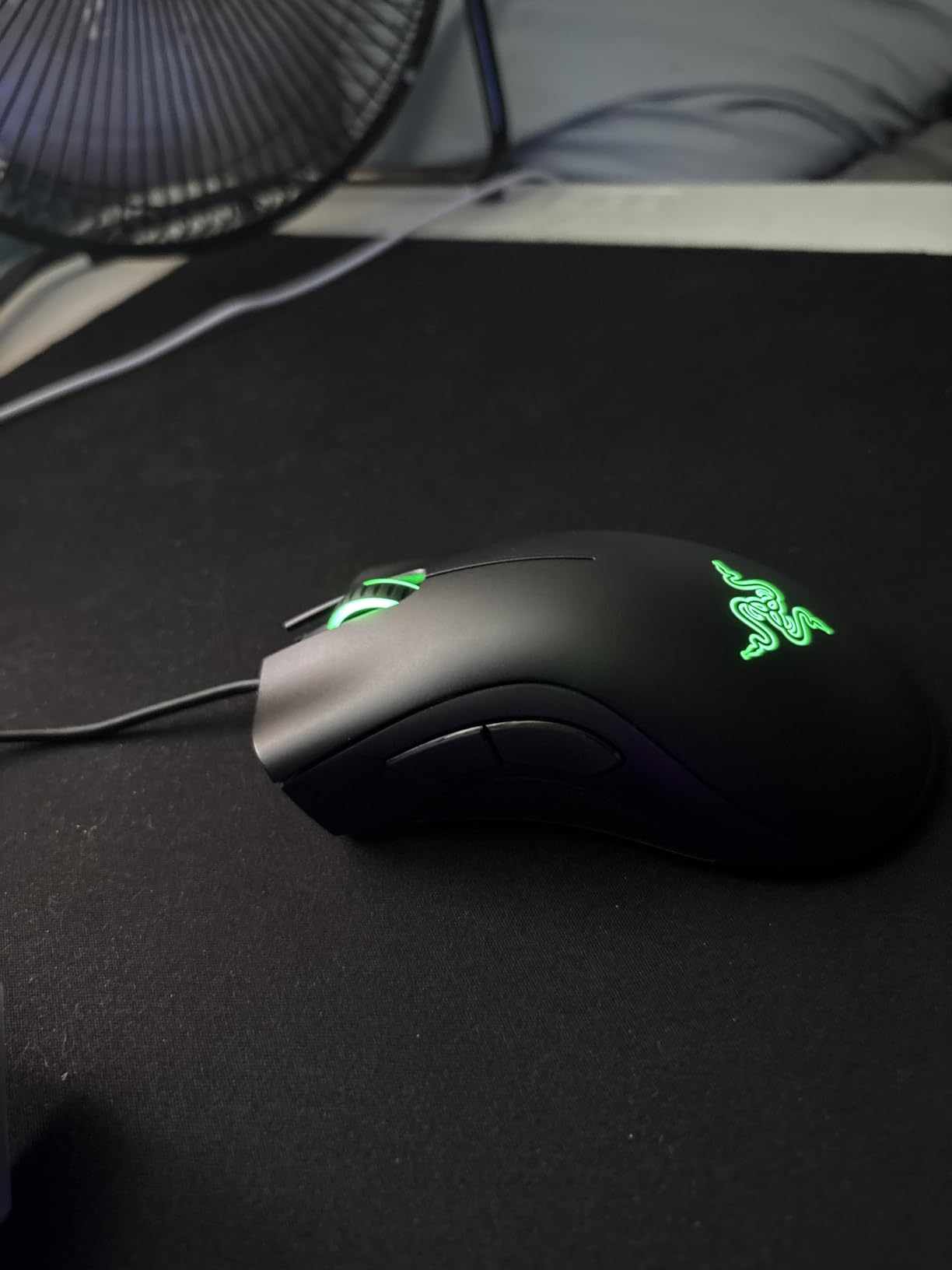 Razer DeathAdder Essential Gaming Mouse: 6400 DPI Optical Sensor - 5 Programmable Buttons - Mechanical Switches - Rubber Side Grips - Classic Black - Customer Photo 3