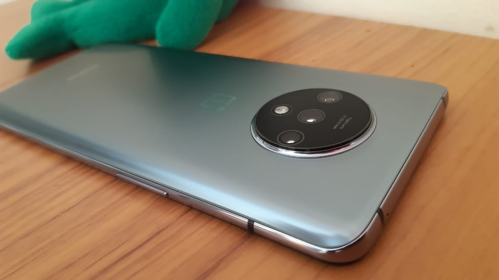 OnePlus 7T HD1907 128GB 4G LTE Triple Camera, Single Sim (Renewed) (Frosted Silver, T-Mobile Locked) - Customer Photo 1