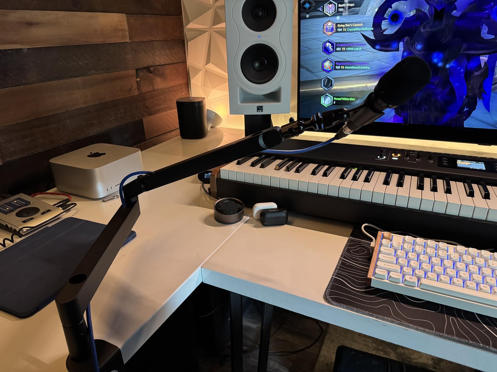 Elgato Wave Mic Arm LP - Premium Low Profile Microphone Arm with Cable Management Channels, Desk Clamp, Versatile Mounting, and Fully Adjustable – For Podcasting, Streaming, Gaming, and Home Office - Customer Photo 1