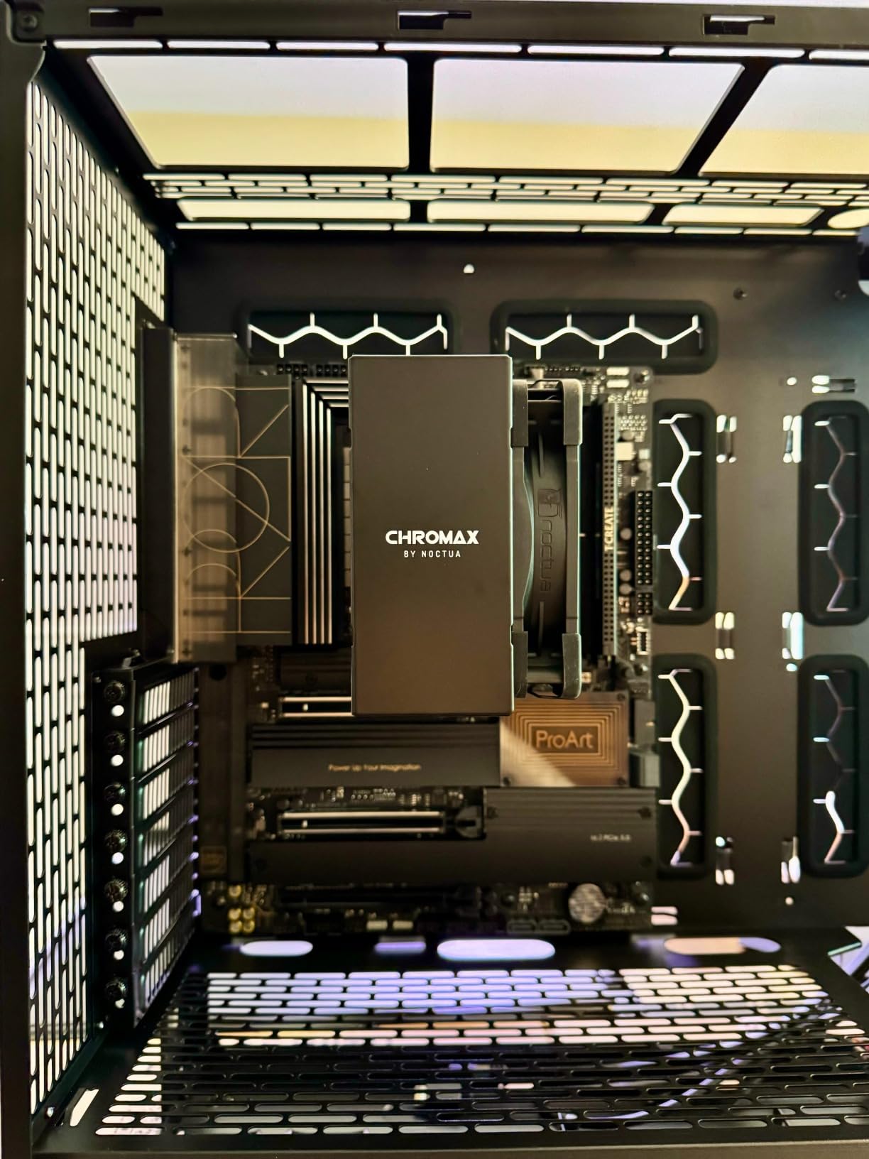 Noctua NH-U12A chromax.Black, 120mm Single-Tower CPU Cooler (Black) - Customer Photo 1