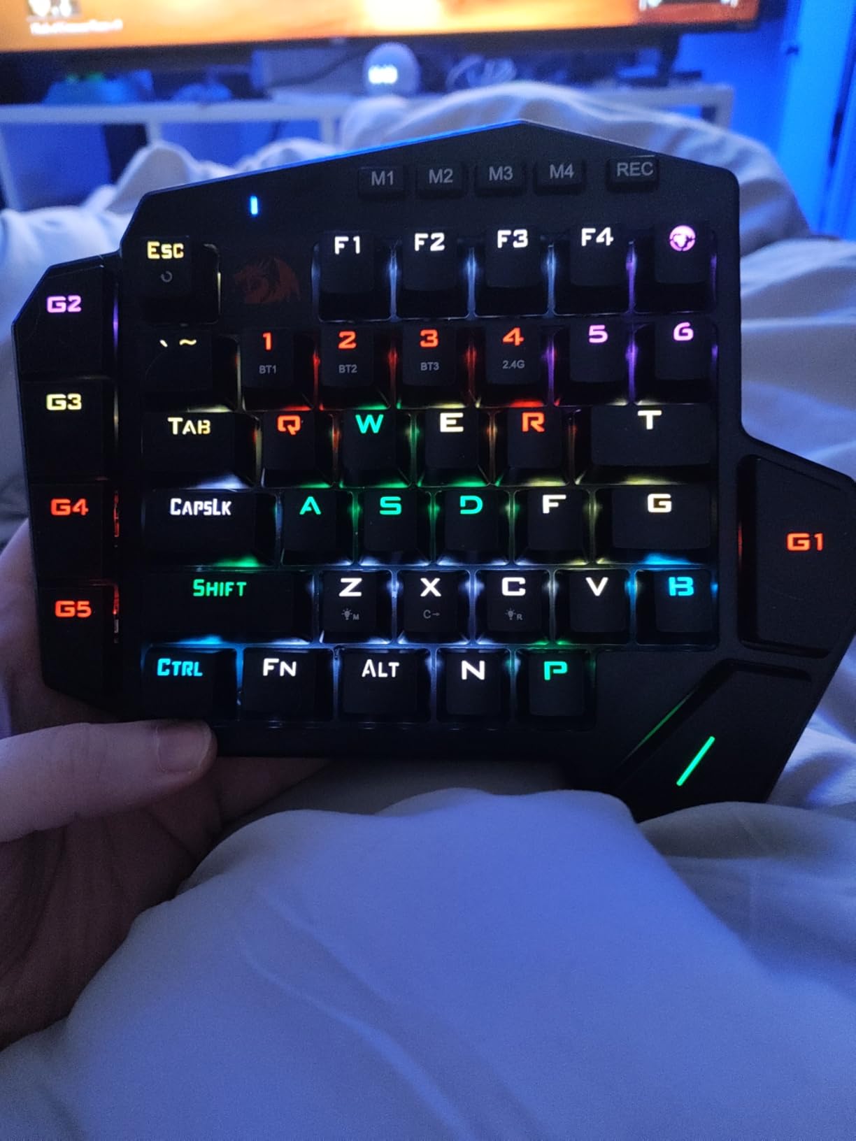 Redragon K585 PRO Wireless One-Handed Mechanical Keyboard, 42 Keys 3-Mode RGB 40% Gaming Keypad w/ 7 Onboard Macro Keys, Detachable Wrist Support, Rechargeable Battery (Red Switch) - Customer Photo 3