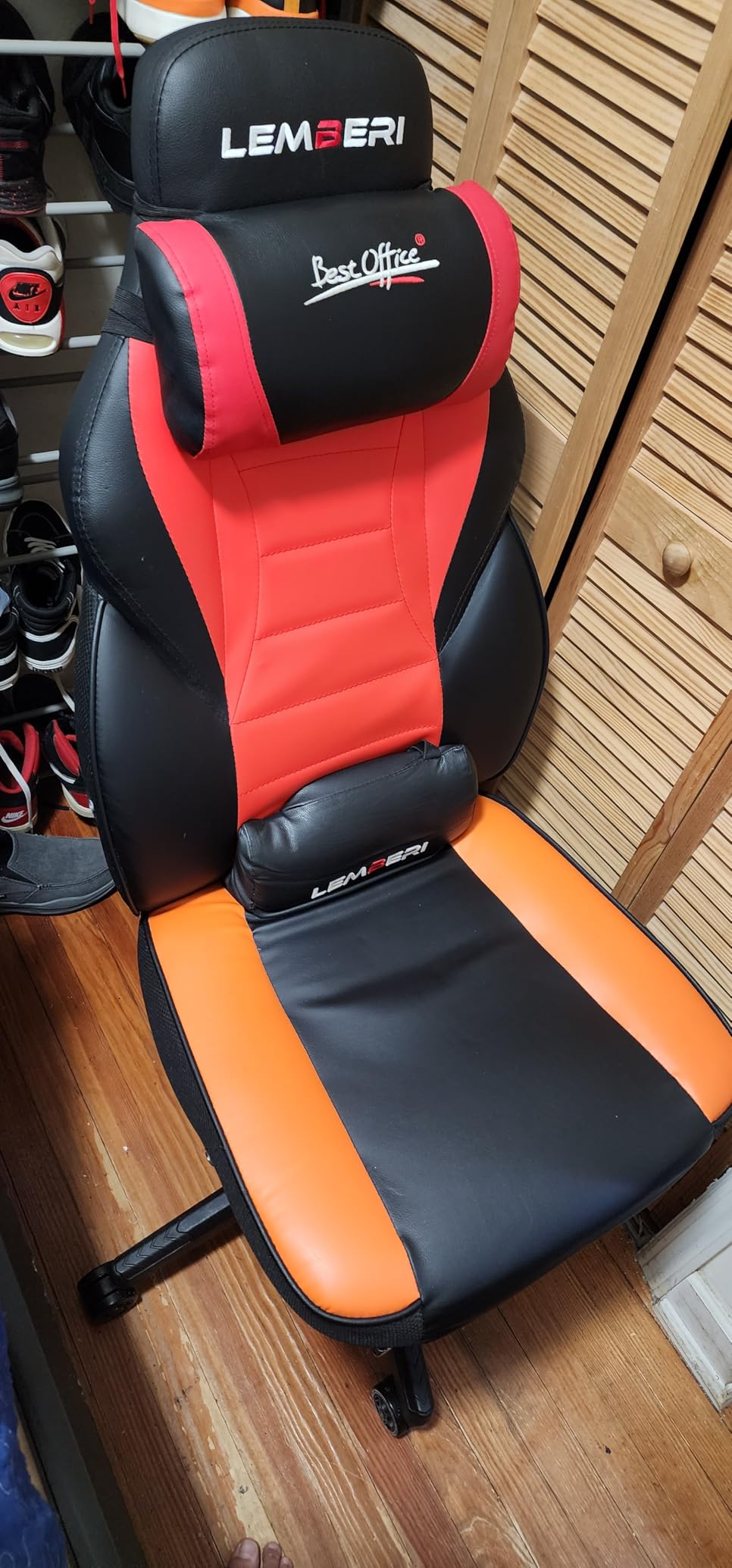 LEMBERI Video Game Chairs with footrest, Big and Tall Gamer Chair for Adults, 400lb Capacity, Racing Style Computer Chair with Headrest and Lumbar Support - Customer Photo 4