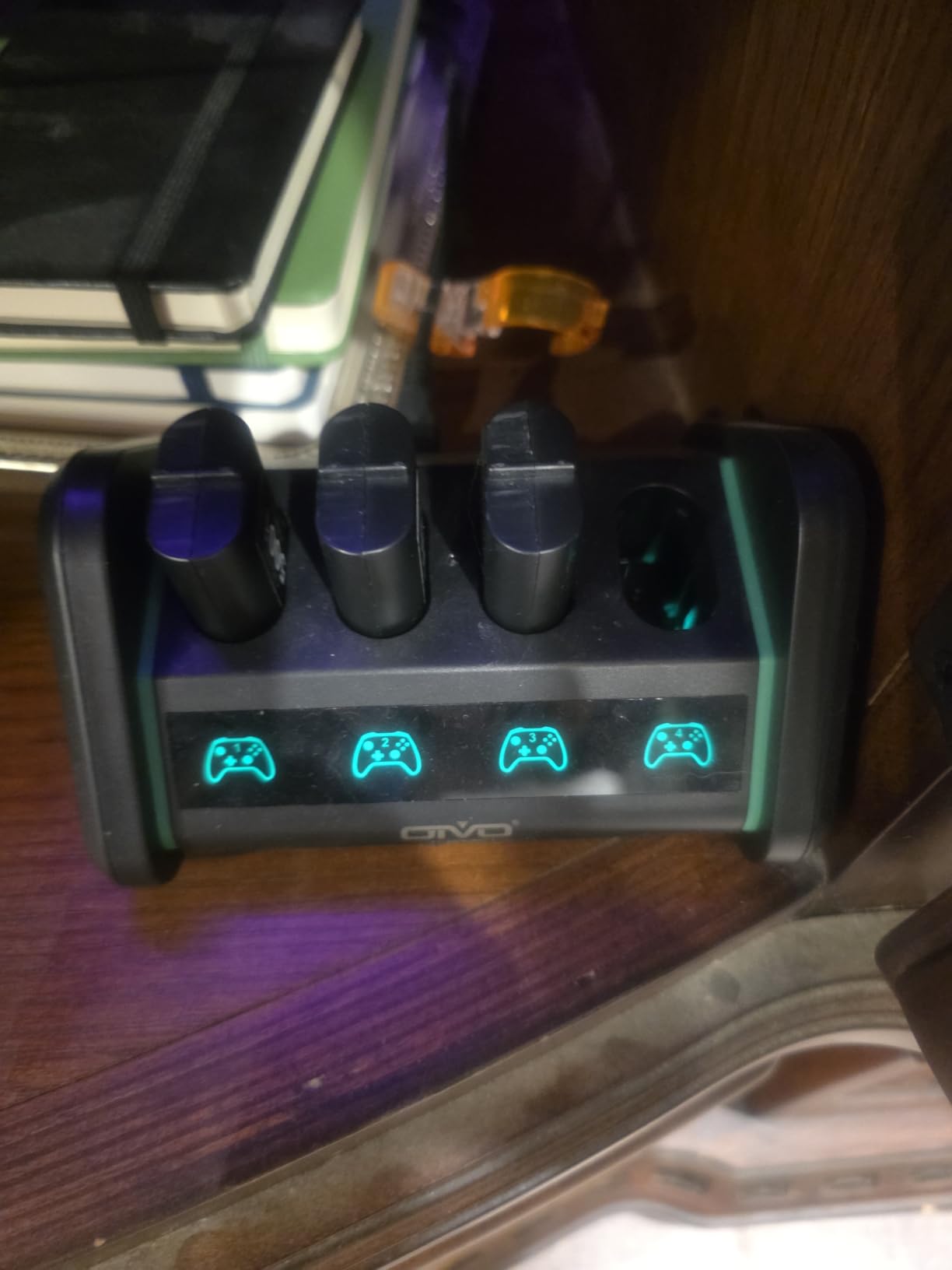 OIVO Rechargeable Battery for XboxOne/Xbox Series X|S, 4 x 4880mWh Xbox Batteries, Xbx Series Battery Charger Station for XboxOne S|X/Elite Controllers - Customer Photo 2