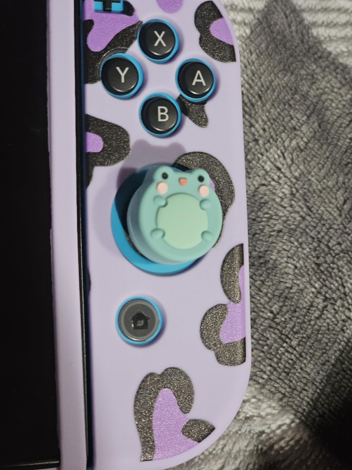 GeekShare Cute Animal Theme Silicone Joycon Thumb Grip Caps,Compatible with Nintendo Switch/OLED/Switch Lite,4PCS - Frog & Axolotl Customer Review GeekShare Cute Animal Theme Silicone Joycon Thumb Grip Caps,Compatible with Nintendo Switch/OLED/Switch Lite,4PCS - Frog & Axolotl - Customer Photo 2