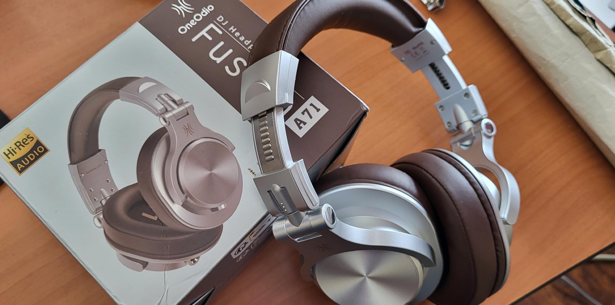 OneOdio A71 Hi-Res Studio Recording Headphones - Wired Over Ear Headphones with SharePort, Monitoring Mixing Foldable Headset with Stereo Sound, 3.5/6.35MM Jack for PC Computer DJ Guitar-Black - Customer Photo 3