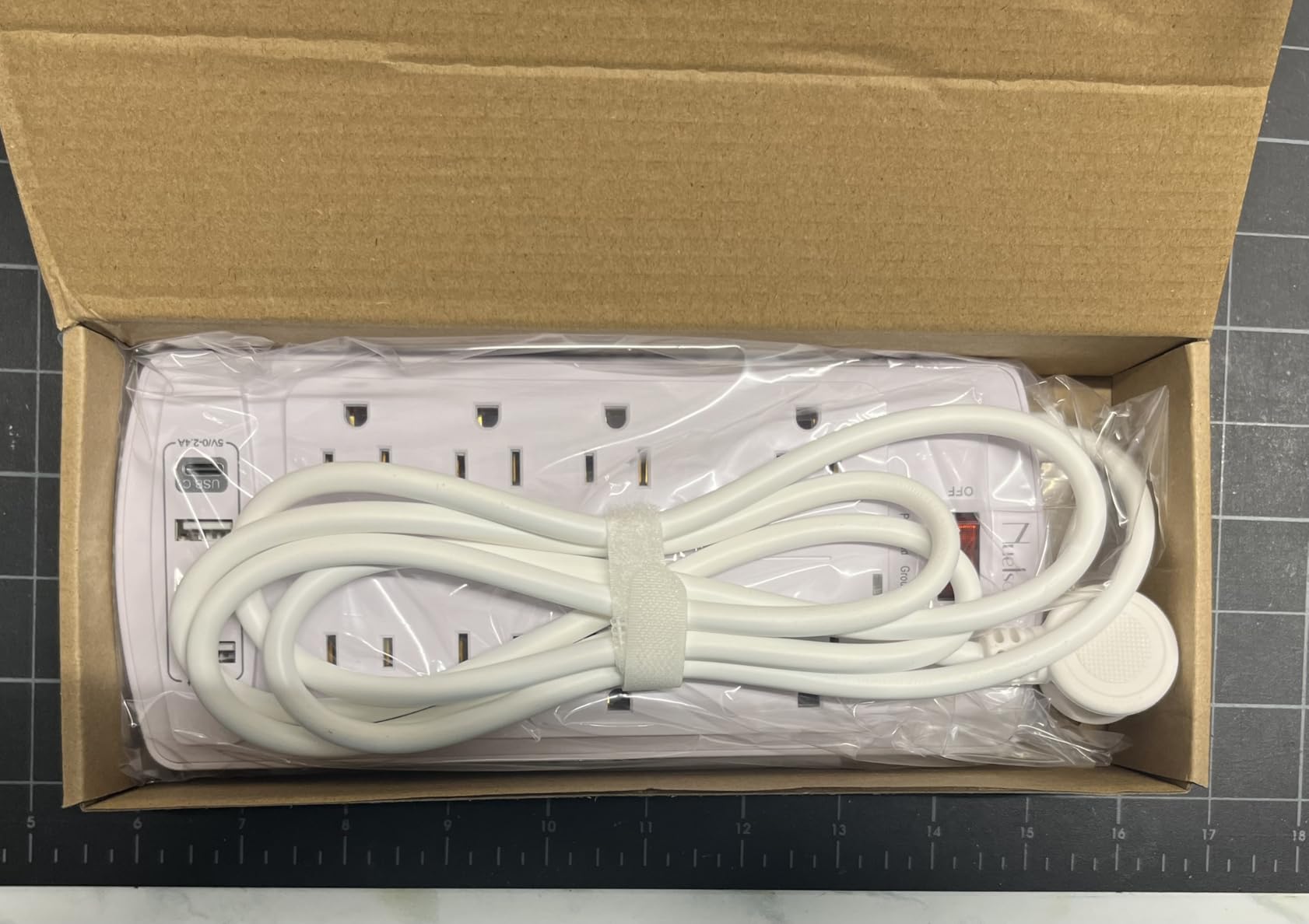 Surge Protector Power Strip - Nuetsa Flat Plug Extension Cord with 8 Outlets and 4 USB Ports, 6 Feet Power Cord (1625W/13A), 2700 Joules, ETL Listed, Black - Customer Photo 2