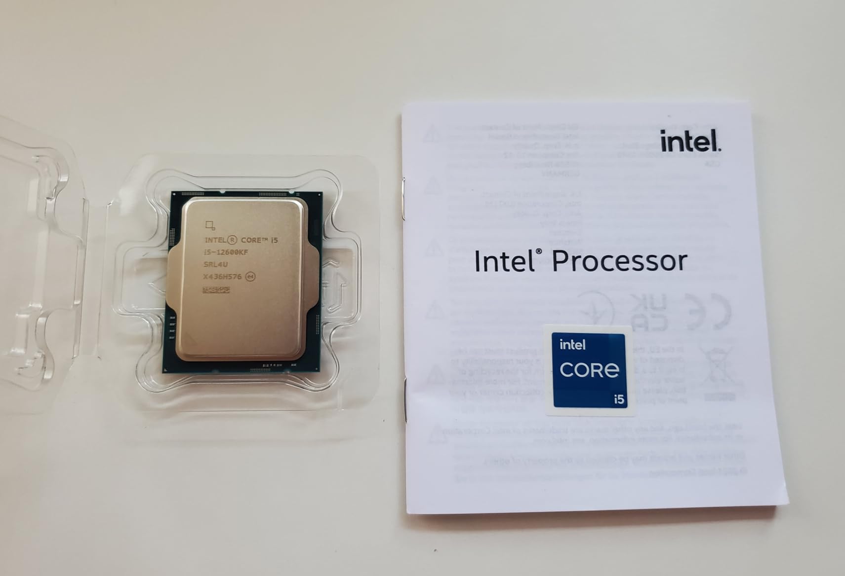 Intel Core i5-12600KF Desktop Processor 10 (6P+4E) Cores up to 4.9 GHz Unlocked LGA1700 600 Series Chipset 125W - Customer Photo 1