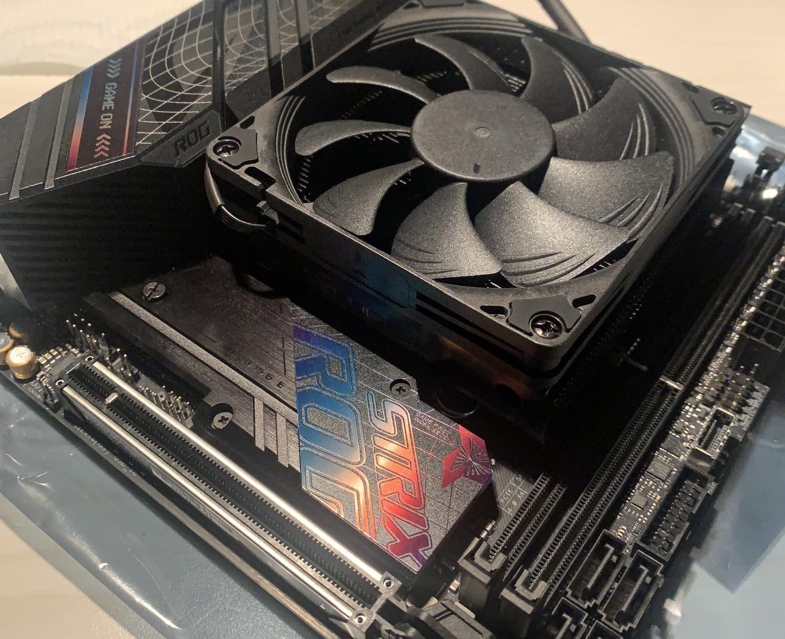 Noctua NH-L9i-17xx chromax.Black, Premium Low-Profile CPU Cooler for Intel LGA1700 and LGA1851 (Black) - Customer Photo 4