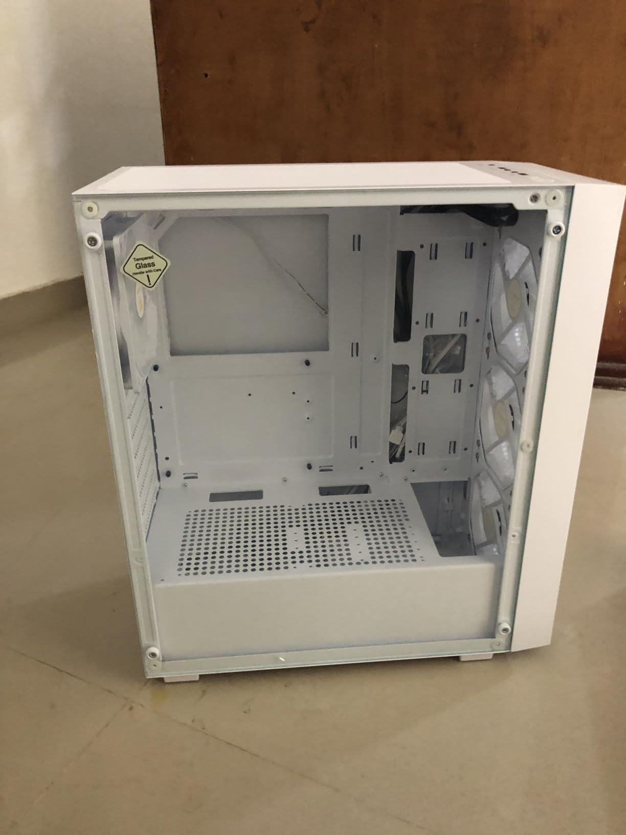 GAMDIAS White RGB Gaming ATX Mid Tower Computer PC Case with Side Tempered Glass Panel and a Magnetic Dust Filter & 3 Built-in 120mm ARGB Fans - Customer Photo 1