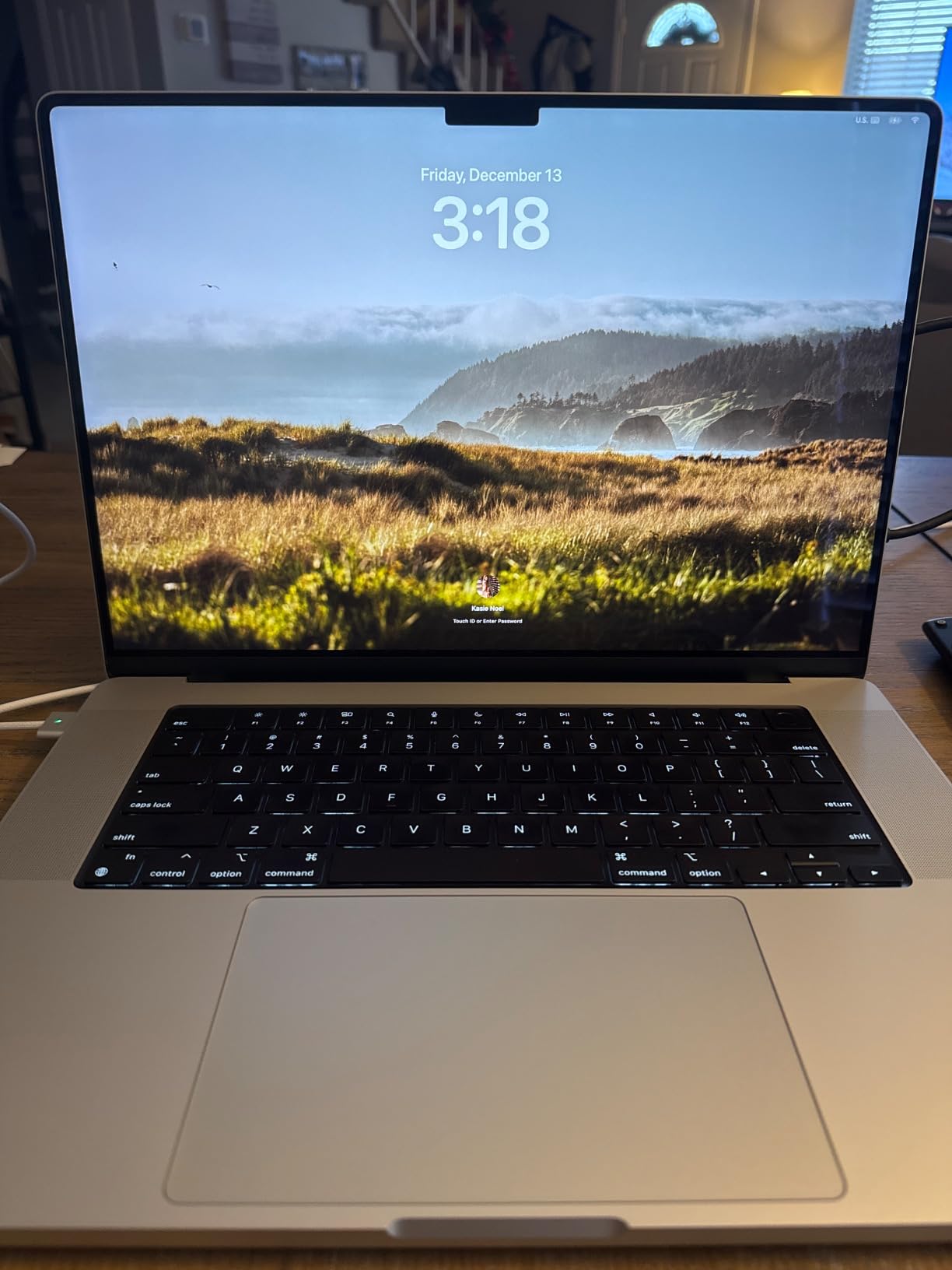2021 Apple MacBook Pro (16-inch, M1 Pro chip with 10‑core CPU and 16‑core GPU, 16GB RAM, 1TB SSD) - Silver - Customer Photo 2