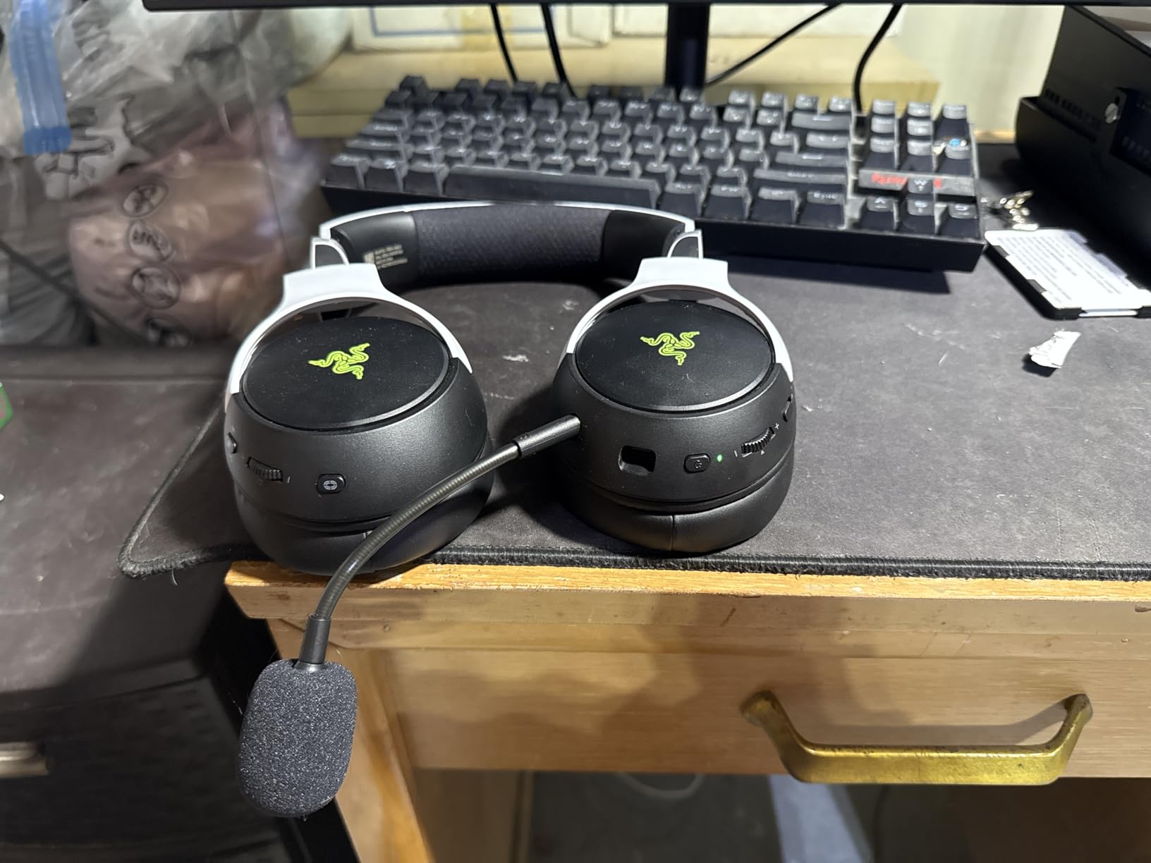 Razer Kaira Pro Dual Wireless Gaming Headset w/Haptics for PlayStation 5 / PS5, PC, Mobile, PS4: HyperSense - Triforce 50mm Drivers - Detachable Mic - 2.4GHz and Bluetooth w/SmartSwitch - RGB Chroma - Customer Photo 2