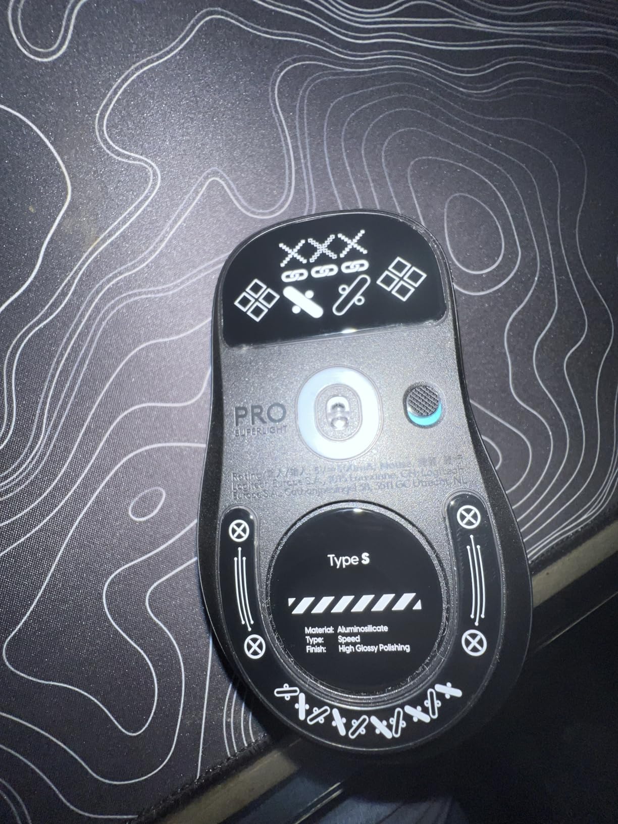 Logitech G PRO X SUPERLIGHT 2 Wireless Gaming Mouse, 60g Pro-Grade with 5 Programmable Buttons, 44k DPI Sensor, 8kHz Report Rate, USB-C Charging for PC/Mac - White - Customer Photo 1