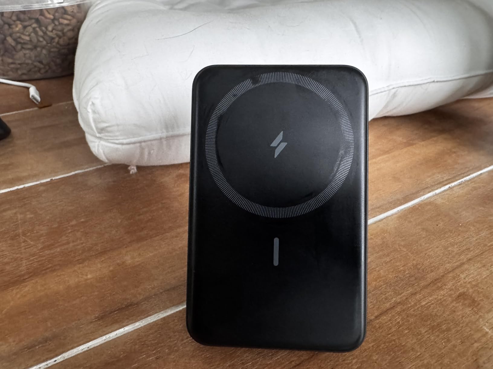 Anker 633 Magnetic Battery, 10,000mAh Foldable Wireless Portable Charger, 20W USB-C Power Delivery Power Bank with Stand, Magsafe-Compatible for iPhone 16/15/14/13/12 Series - Customer Photo 2