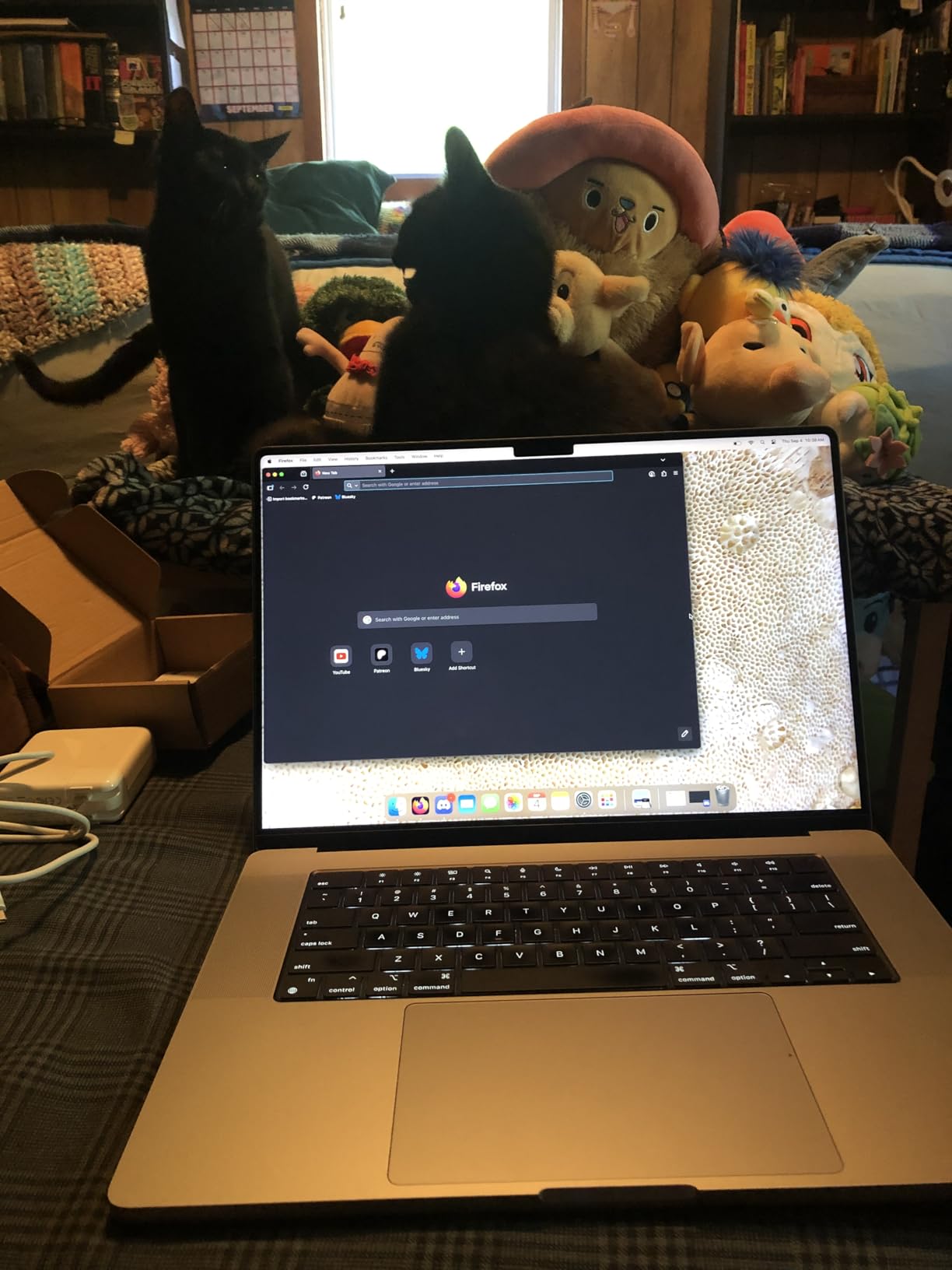 Apple MacBook Pro Late 2021 with Apple M1 Pro chip (16-inch, 16GB RAM, 512GB SSD) Space Gray (Renewed) - Customer Photo 1