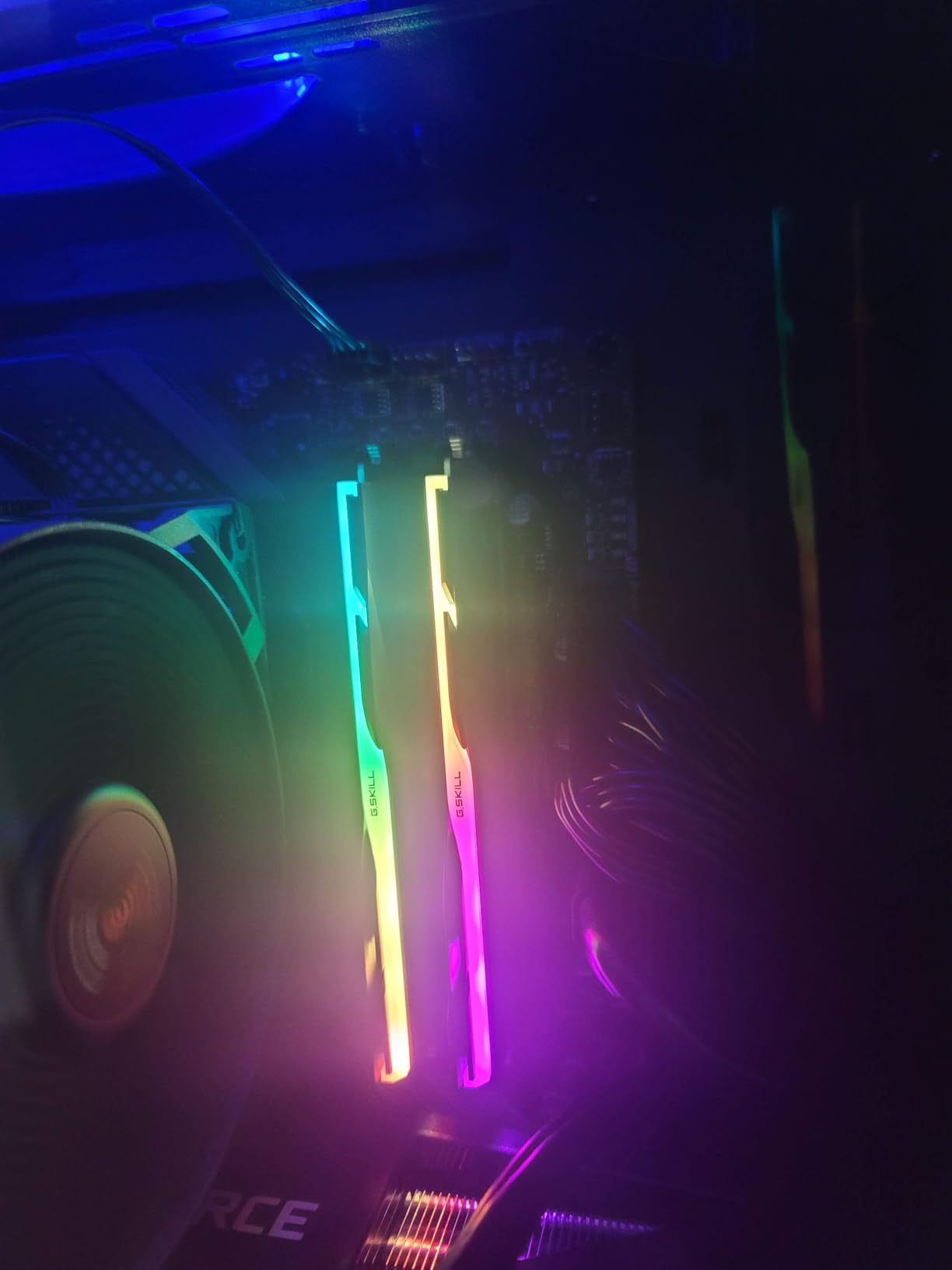 G.SKILL DDR5 RAM 32GB (2x16GB) Trident Z5 RGB Series 6400MT/s CL32-39-39-102 1.40V Desktop Computer Memory U-DIMM - Matte Black (F5-6400J3239G16GA2-TZ5RK) - Customer Photo 2