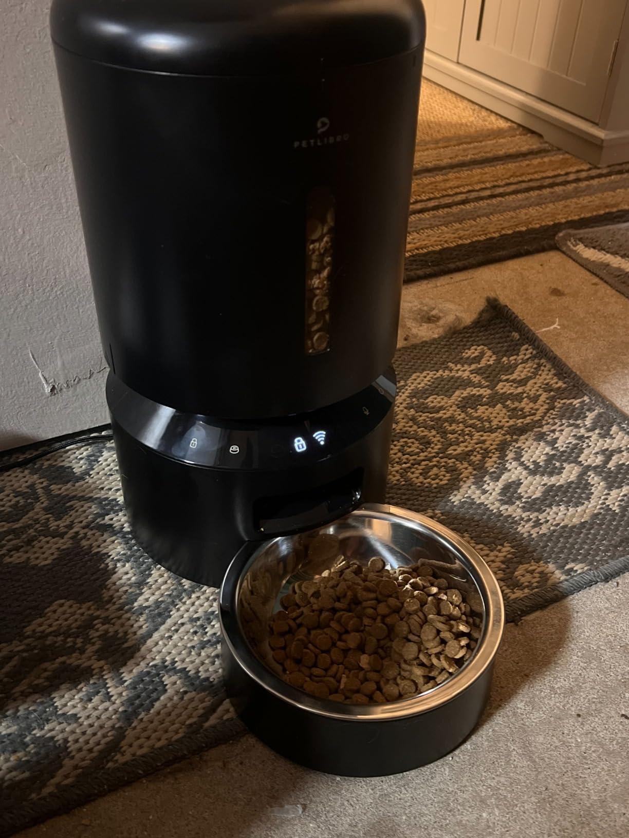 PETLIBRO Automatic Cat Feeder, 5G WiFi Automatic Dog Food Dispenser with Freshness Preservation, 5L Timed Pet Feeder with Low Food Sensor, Up to 10 Meals Per Day, Granary Black - Customer Photo 1
