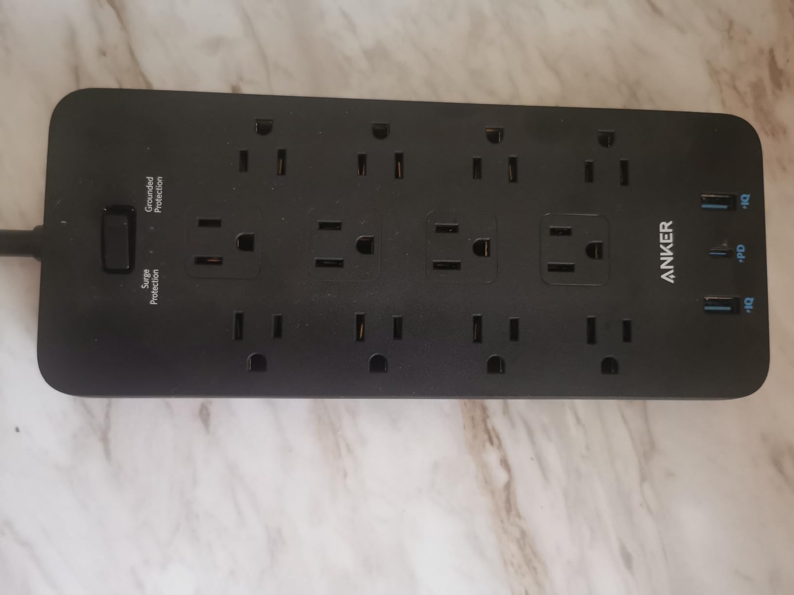 Anker Power Strip Surge Protector (2100J), 12 Outlets with 2 USB A and 1 USB C Port for Multiple Devices, 5ft Extension Cord, 20W Power Delivery Charging for Home, Office, Dorm Essential, TUV Listed - Customer Photo 5