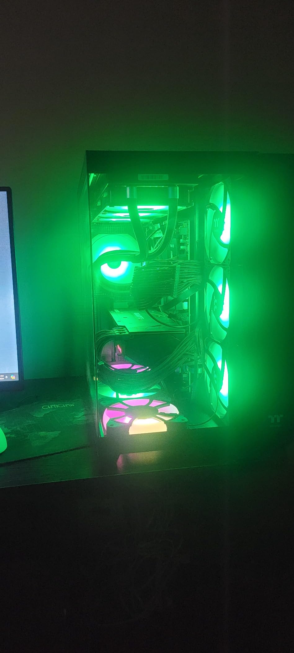Thermalright ARGB Fan HUB Controller Support 8 Groups of Fans, 8-Port 4 Pin PC Fan Controller, 5V-3Pin ARGB Hub, Strong Paste+Magnetic Suction, SATA Power Cord(12V 4-pin RGB is not Supported) - Customer Photo 1
