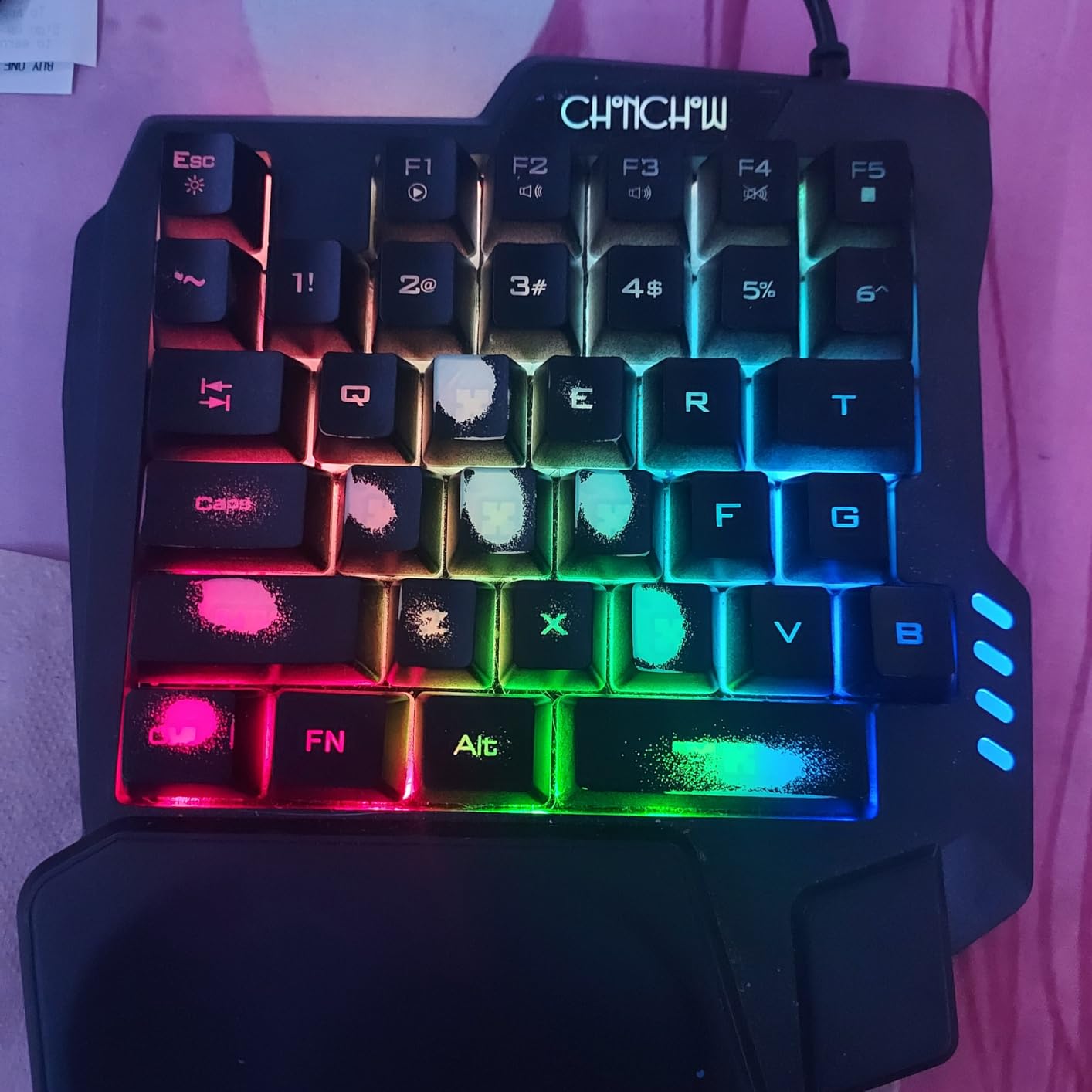 CHONCHOW One Handed Gaming Keyboard, 35 Keys, Rainbow LED, Wired USB, Ergonomic with Wrist Rest, Mini Portable, PS4/PS5/Xbox/PC/Laptop Compatible - Customer Photo 5