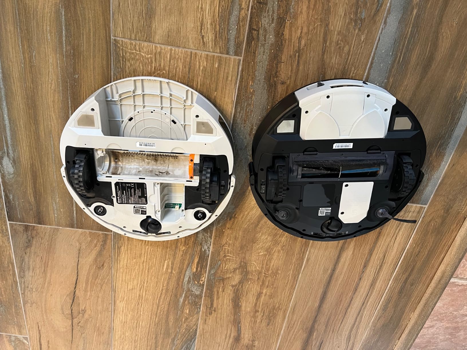 Shark AI Ultra Voice Control Robot Vacuum with Matrix Clean Navigation, Home Mapping, 60-Day Capacity, XL Self-Empty Base for Homes with Pets, Carpet & Hard Floors, Cool Grey - Customer Photo 3