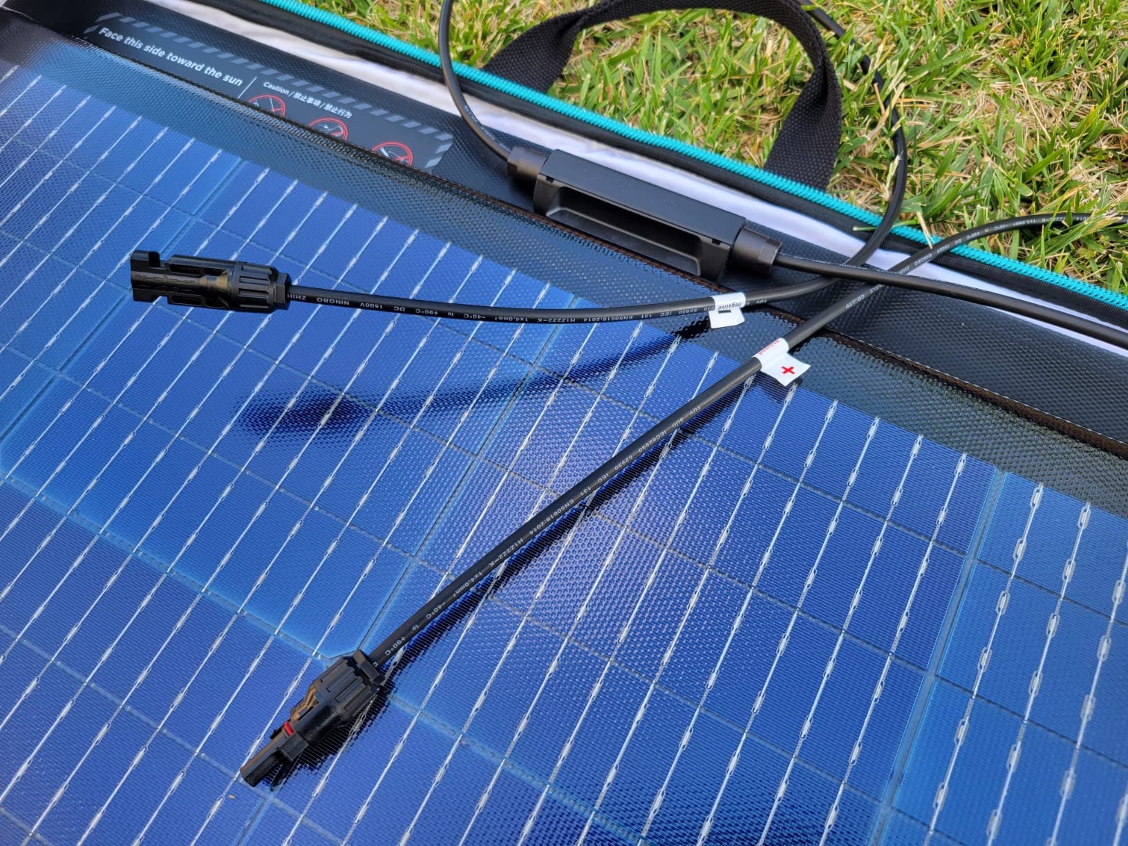 EF ECOFLOW 220W Portable Solar Panel, Bifacial Design Up to 25% Conversion Efficiency N-Type Solar Cell, with Adjustable Kickstand, IP68 Waterproof, Foldable Solar Panel for Camping RVing Home Backup - Customer Photo 2