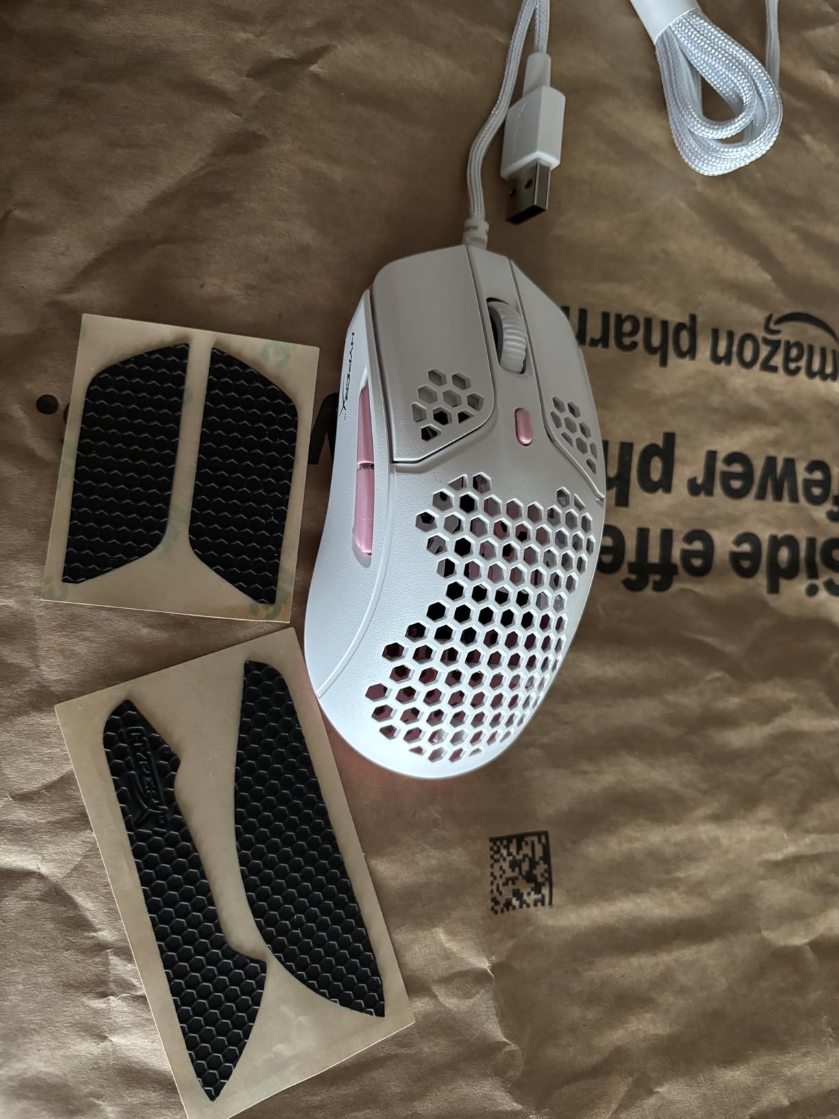 HyperX Pulsefire Haste – Wireless Gaming Mouse – Ultra Lightweight, 61g, 100 Hour Battery Life, 2.4Ghz Wireless, Honeycomb Shell, Hex Design, Up to 16000 DPI, 6 Programmable Buttons – Black, 4P5D7AA - Customer Photo 4