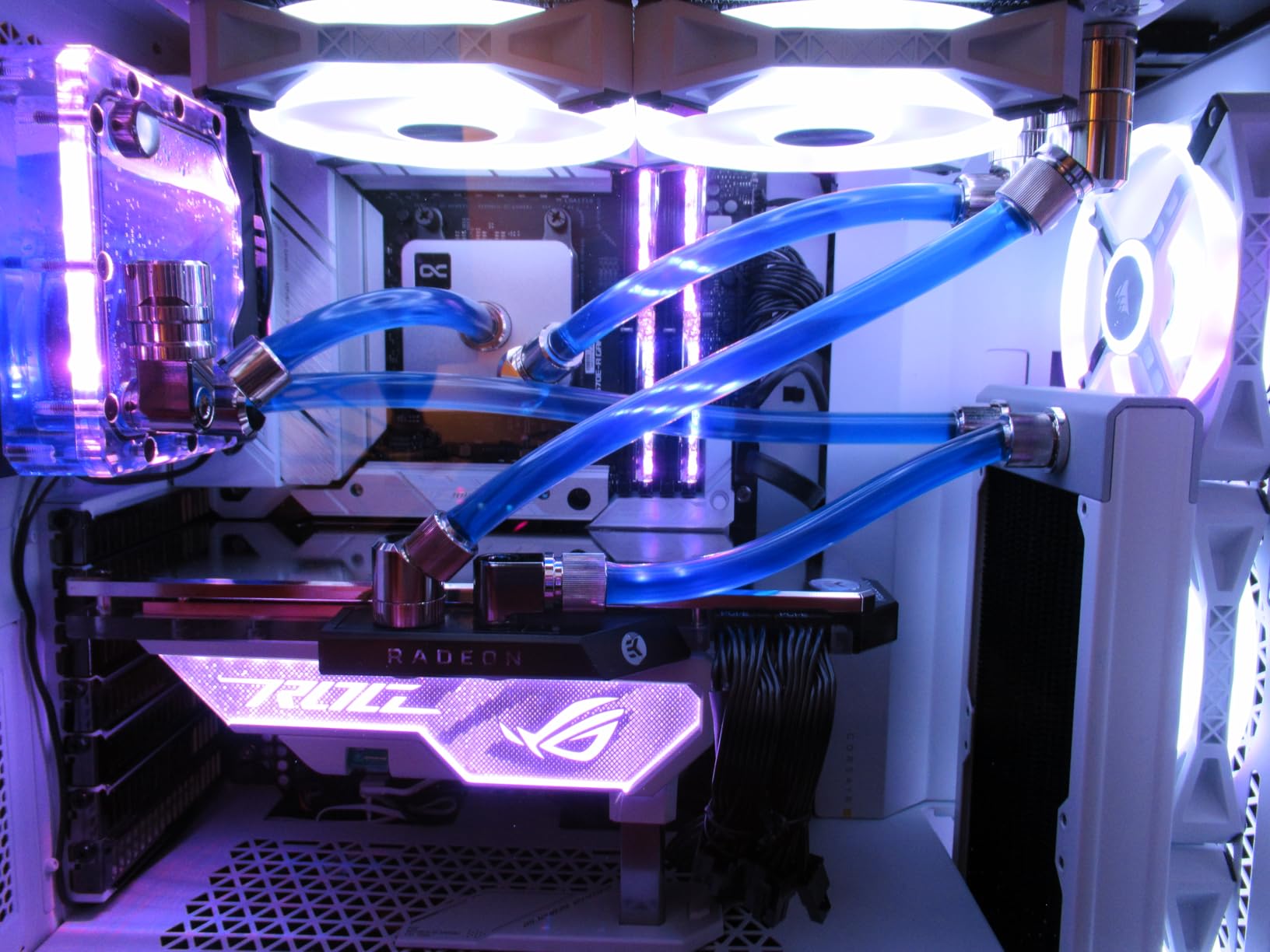 ASUS ROG Herculx Graphics Card Anti-Sag Holder Bracket (Solid Zinc Alloy Construction, Easy Toolless Installation, Included Spirit Level, Adjustable Height, Wide Compatibility, Aura Sync RGB) - Customer Photo 1