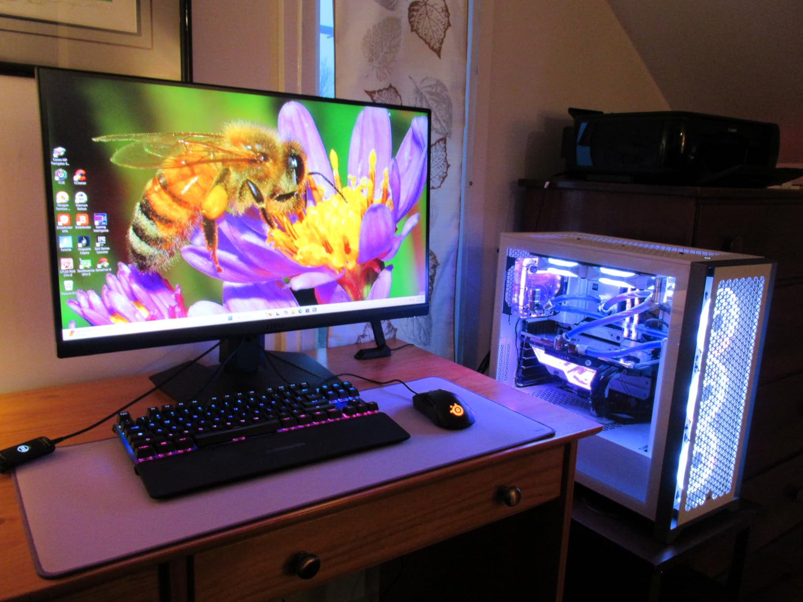ASUS ROG Herculx Graphics Card Anti-Sag Holder Bracket (Solid Zinc Alloy Construction, Easy Toolless Installation, Included Spirit Level, Adjustable Height, Wide Compatibility, Aura Sync RGB) - Customer Photo 2