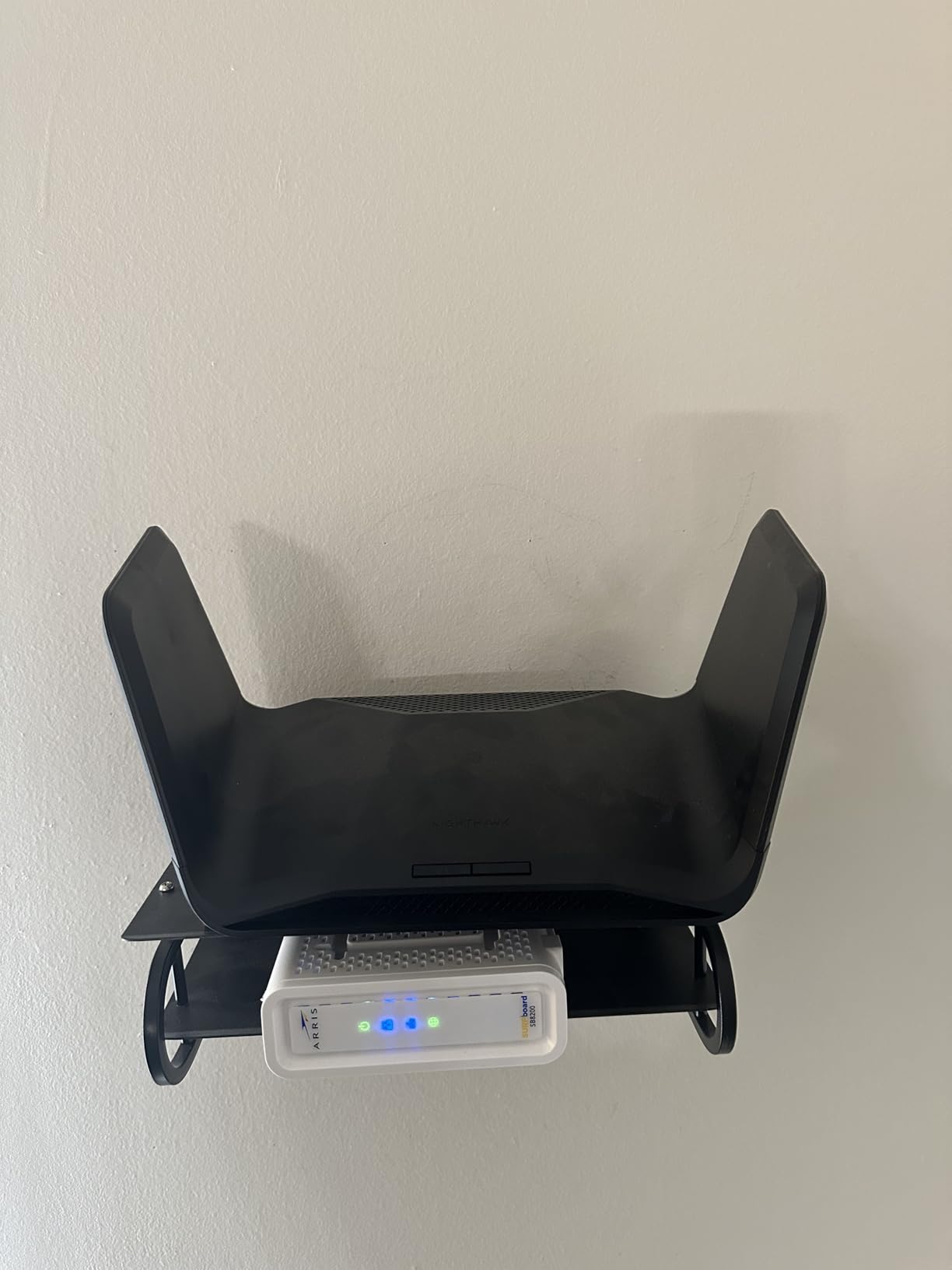 NETGEAR Nighthawk Tri-Band WiFi 6E Router (RAXE300) - Security Features, AXE7800 Wireless Gigabit Speed (Up to 7.8Gbps), New 6GHz Band, 8-Streams Cover up to 2,500 sq. ft., 40 Devices - Customer Photo 4