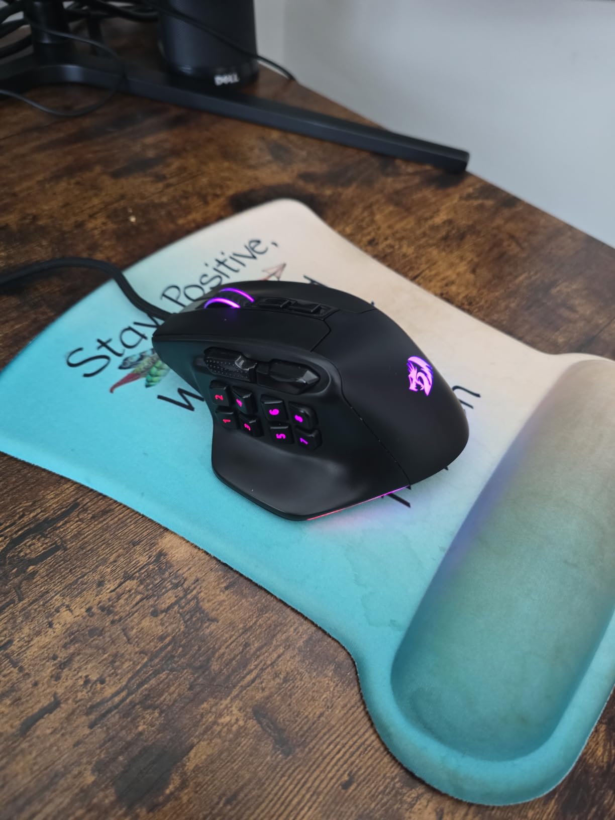 Redragon M811 Aatrox MMO Gaming Mouse, 15 Programmable Buttons Wired RGB Mouse w/Ergonomic Natural Grip Build, 10 Side Macro Keys, Software Supports DIY Keybinds & Backlit - Customer Photo 1
