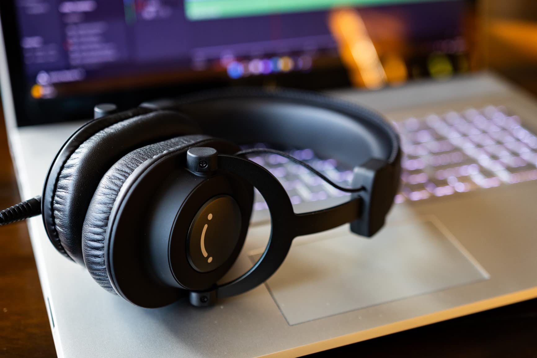 FIFINE Studio Monitor Headphones for Recording, Over Ear Headphones with 50mm Driver, Wired Headset with Detachable Cables 3.5mm or 6.35mm Jack, Black, on PC/Mixer/Amplifier-H8 - Customer Photo 1