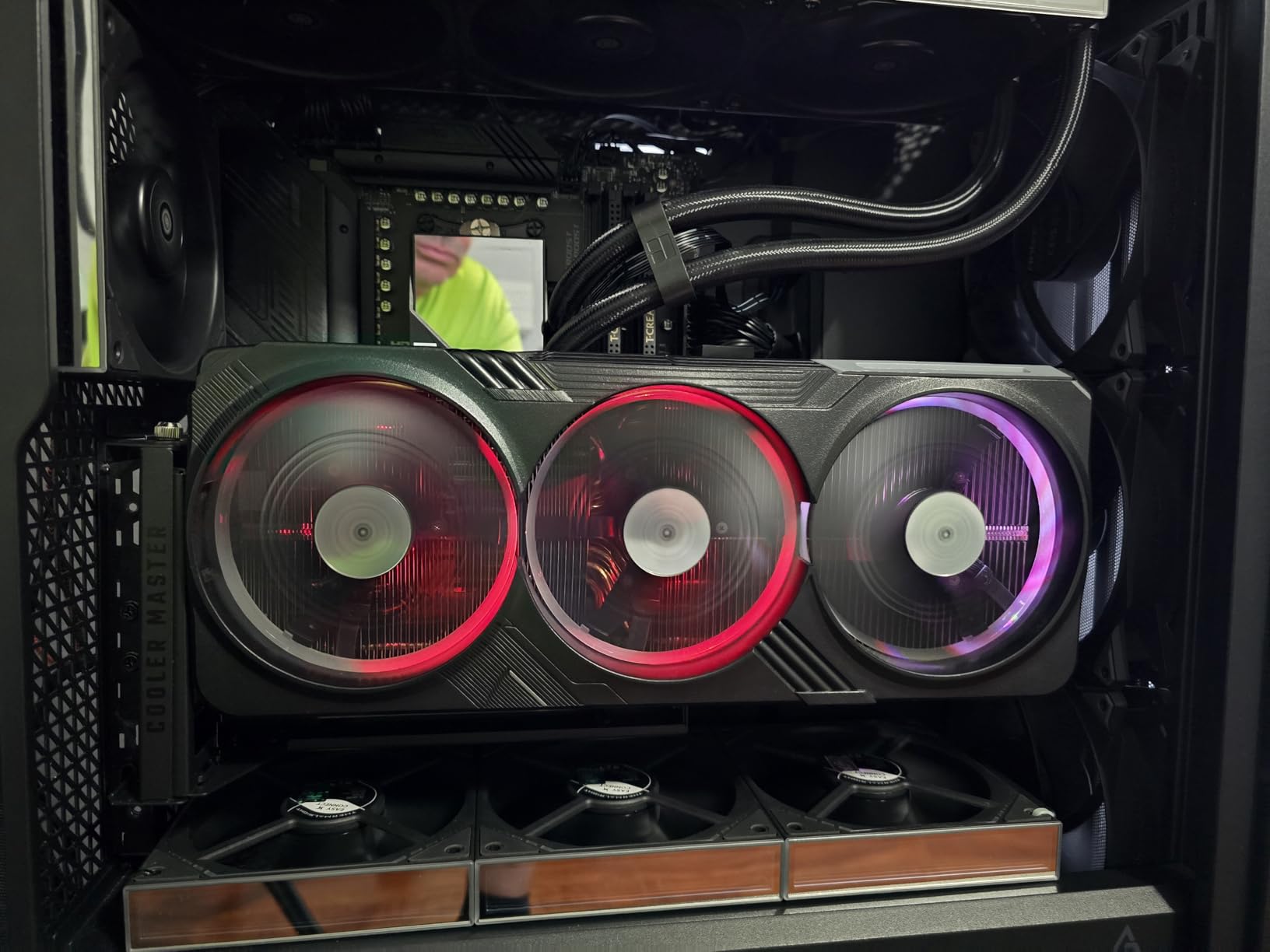 Cooler Master MasterAccessory Vertical GPU Card Holder Kit V3 Black, Premium Riser Cable PCI-E 4.0 x16-165mm, PCIe 3.0 Compatible, Adjustable Length for E-ATX|ATX|Micro ATX Case (MCA-U000R-KFVK03) - Customer Photo 1