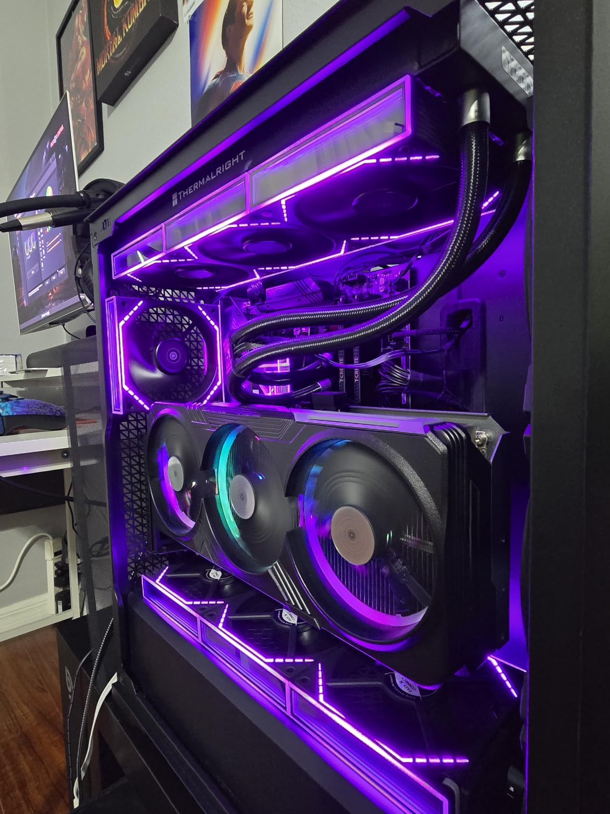 Cooler Master MasterAccessory Vertical GPU Card Holder Kit V3 Black, Premium Riser Cable PCI-E 4.0 x16-165mm, PCIe 3.0 Compatible, Adjustable Length for E-ATX|ATX|Micro ATX Case (MCA-U000R-KFVK03) - Customer Photo 4