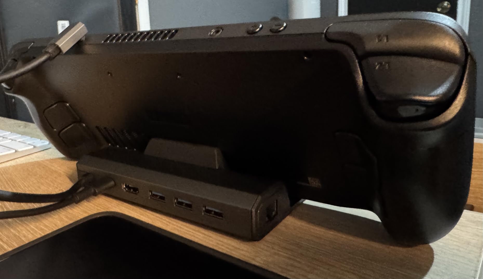 JSAUX Upgraded Docking Station 4K@120Hz for Steam Deck OLED/ROG Ally X/Legion Go (S)/MSi Claw, 6-in-1 Steam Deck Dock with HDMI 2.1, Gigabit Ethernet, 3 USB 3.0, 100W Charge for Steam Deck LCD-HB0603 - Customer Photo 2