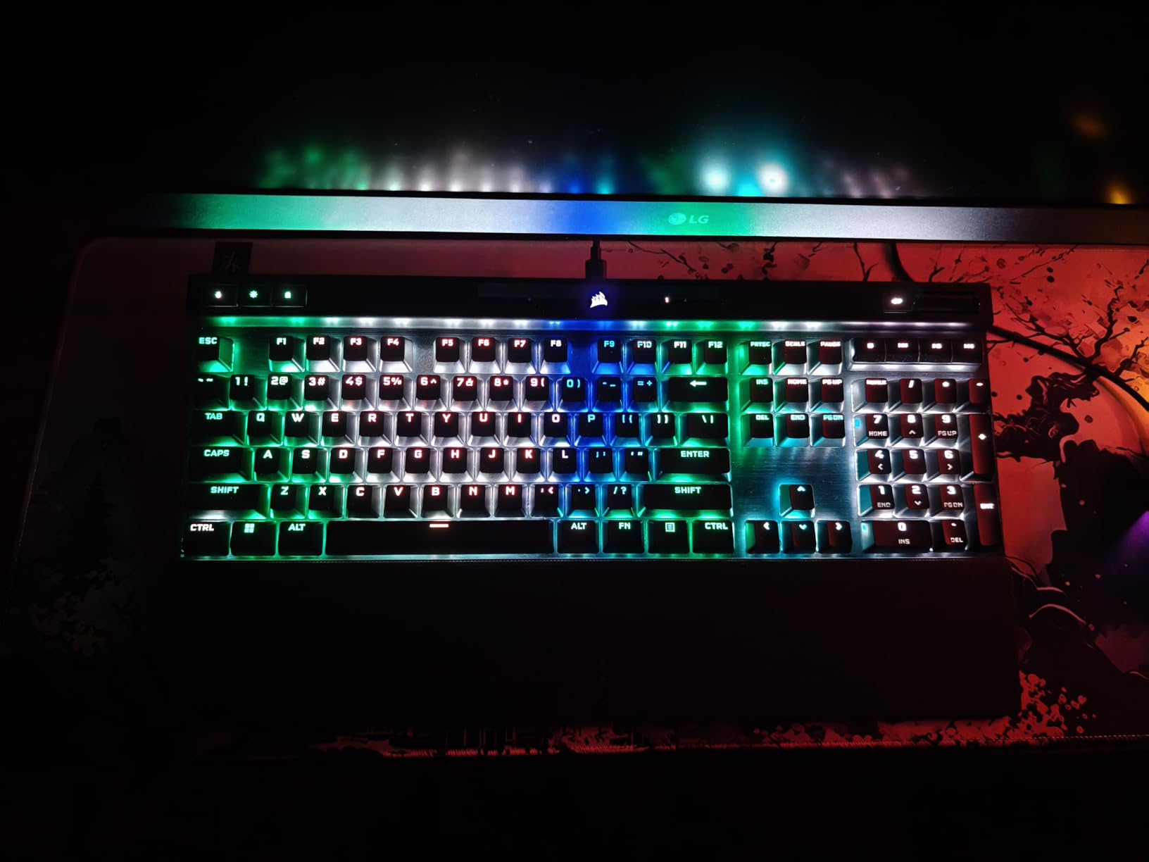 Corsair K70 PRO RGB Optical-Mechanical Gaming Keyboard - OPX Linear Switches, PBT Double-Shot Keycaps, 8,000Hz Hyper-Polling, Magnetic Soft-Touch Palm Rest - NA Layout, QWERTY - Black - Customer Photo 1