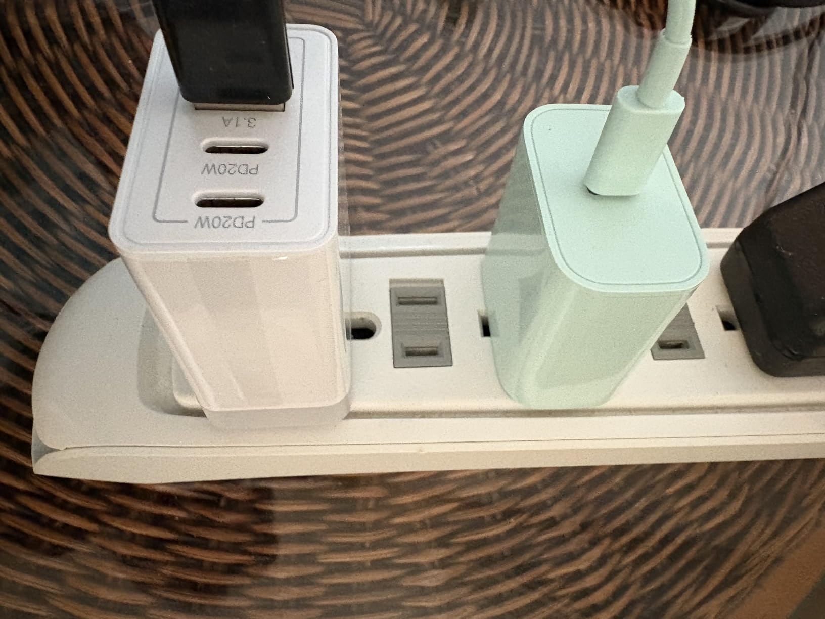 Aioneus USB C Charger Block, 40W Fast Charging Block Type C Charging Block 4-Port Dual Port PD+QC Wall Charger Head Cube for iPhone 17 16 15 14 13 12 11 Pro Max XS, iPad, Samsung Phone, Tablet - Customer Photo 1