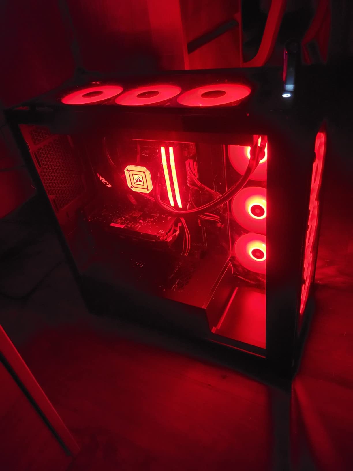 AMD Ryzen 9 7900X 12-Core, 24-Thread Unlocked Desktop Processor - Customer Photo 1