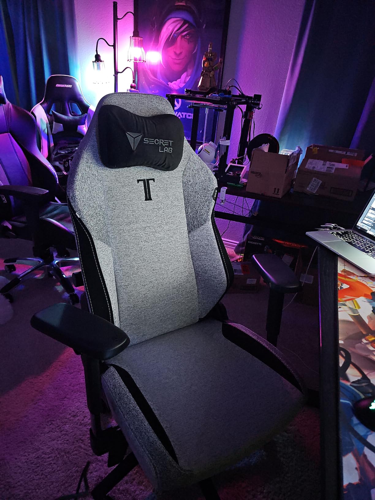 Secretlab Titan Evo Cookies & Cream Gaming Chair - Reclining - Ergonomic & Comfortable Computer Chair with 4D Armrests - Magnetic Head Pillow & 4-Way Lumbar Support - Small - Gray - Fabric - Customer Photo 2