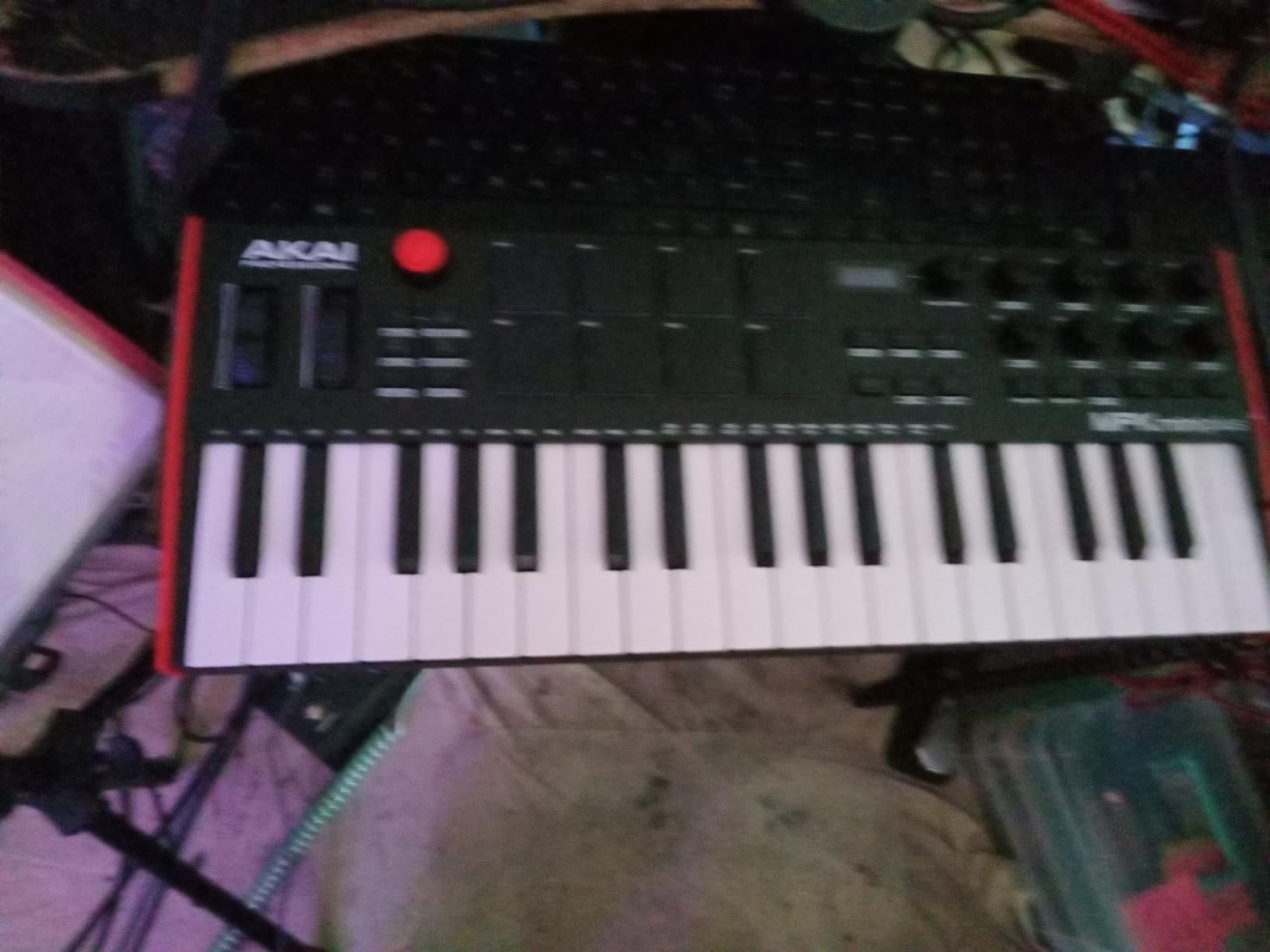 Akai Professional MPK Mini Plus - USB MIDI Keyboard Controller with 37 Mini Keys, 8 MPC Pads, Sequencer, MIDI/CV/Gate I/O, Music Production Software and Native Instruments Sound Package Customer Review Akai Professional MPK Mini Plus - USB MIDI Keyboard Controller with 37 Mini Keys, 8 MPC Pads, Sequencer, MIDI/CV/Gate I/O, Music Production Software and Native Instruments Sound Package - Customer Photo 5