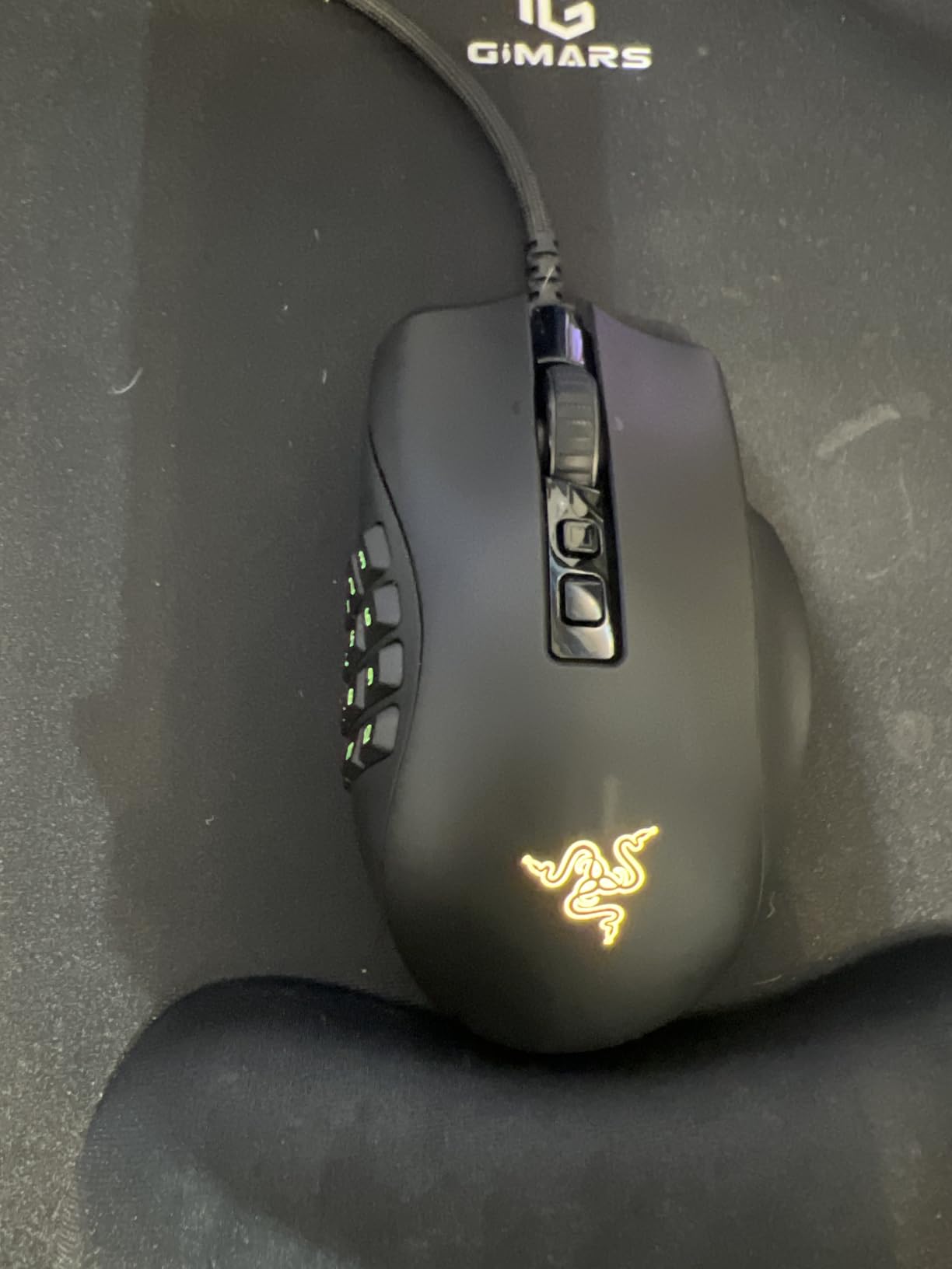 Razer Naga V2 HyperSpeed Wireless MMO Gaming Mouse: 19 Programmable Buttons - HyperScroll Technology - Focus Pro 30K Optical Sensor - Mechanical Mouse Switches Gen-2 - Up to 400 Hr Battery Life - Customer Photo 2